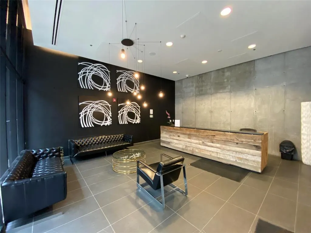 405 311 Hargrave Street