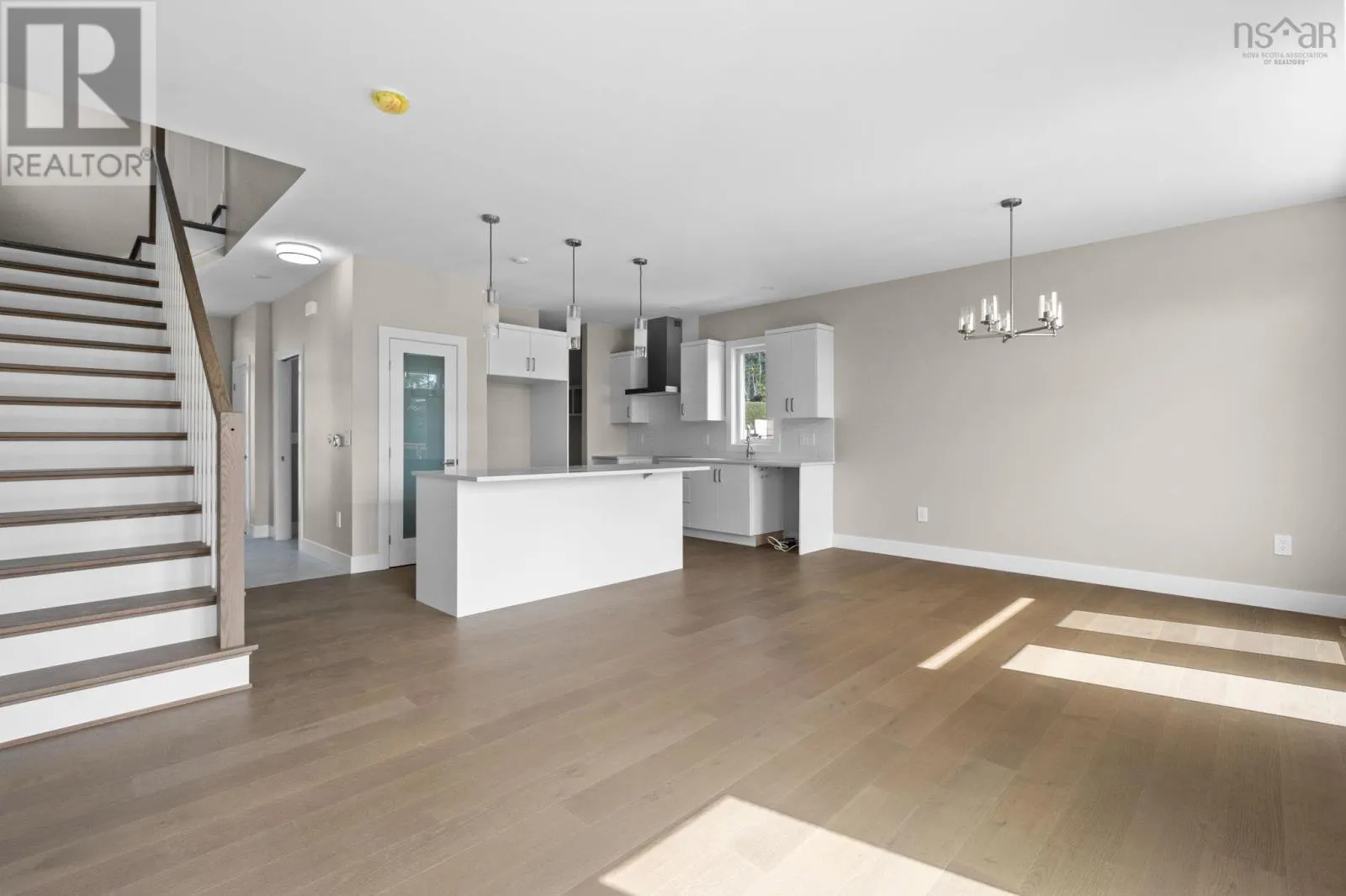 GAR35 125 Garvey Court