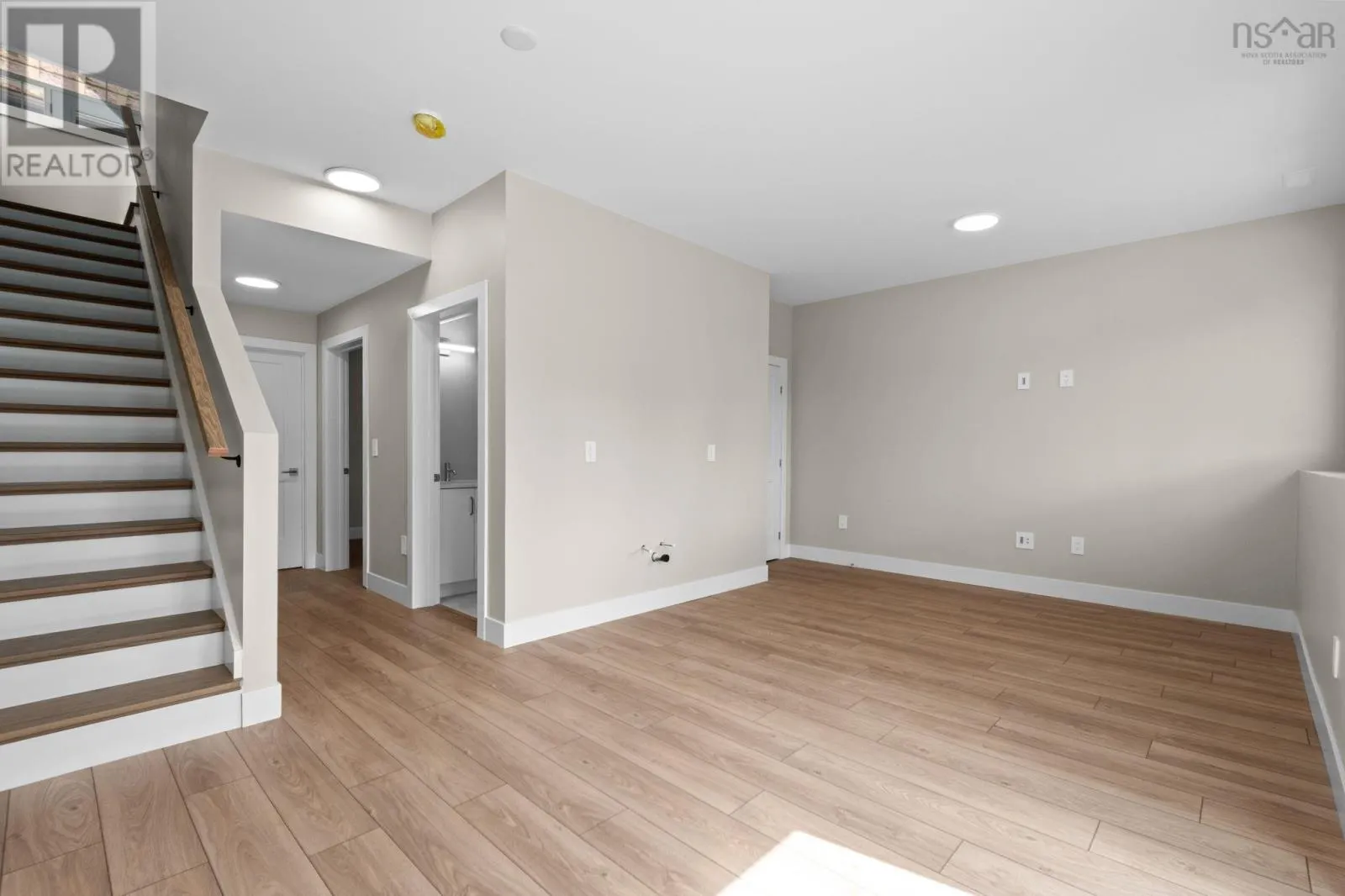 GAR35 125 Garvey Court