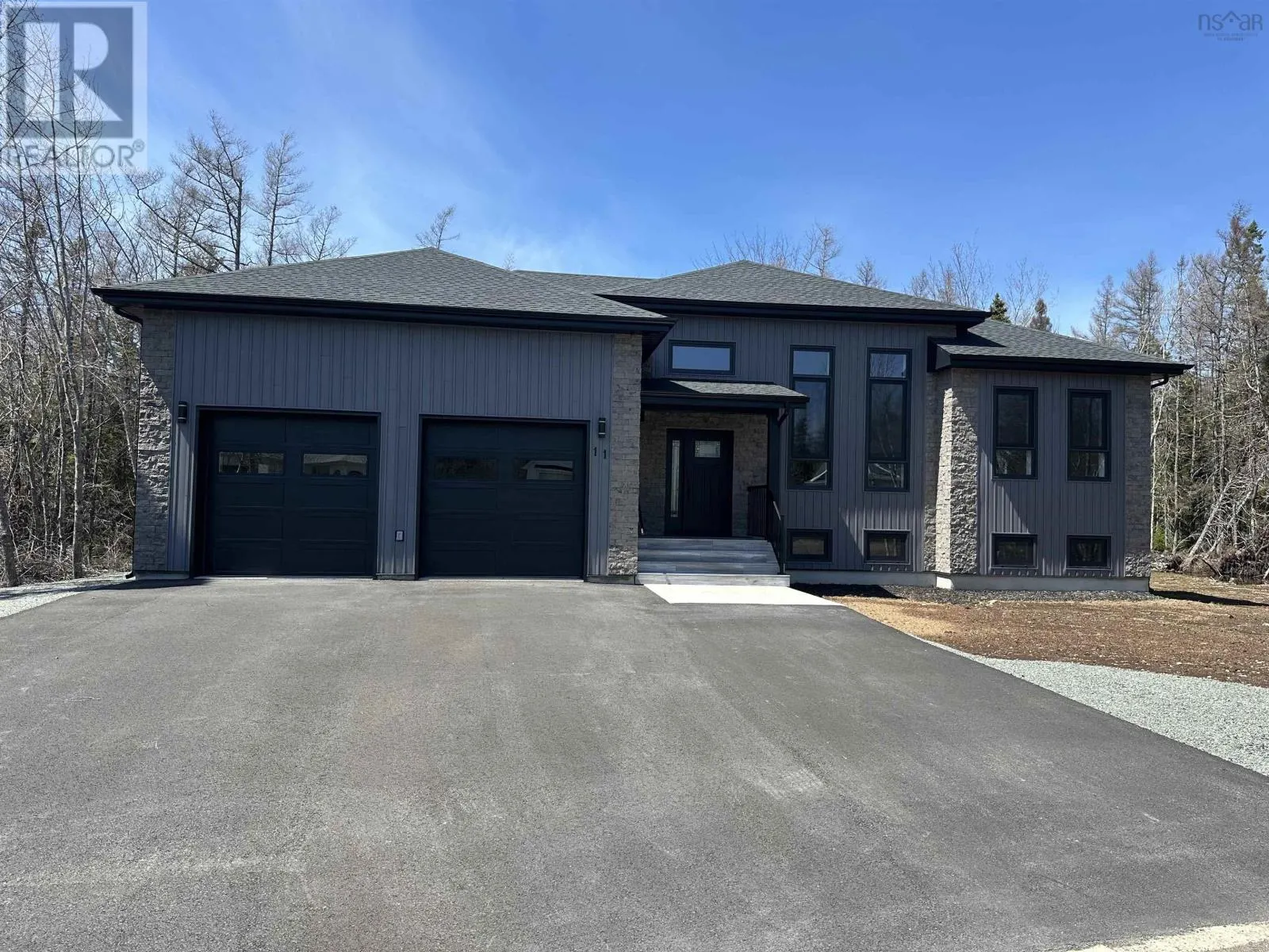 11 Chiavari Close