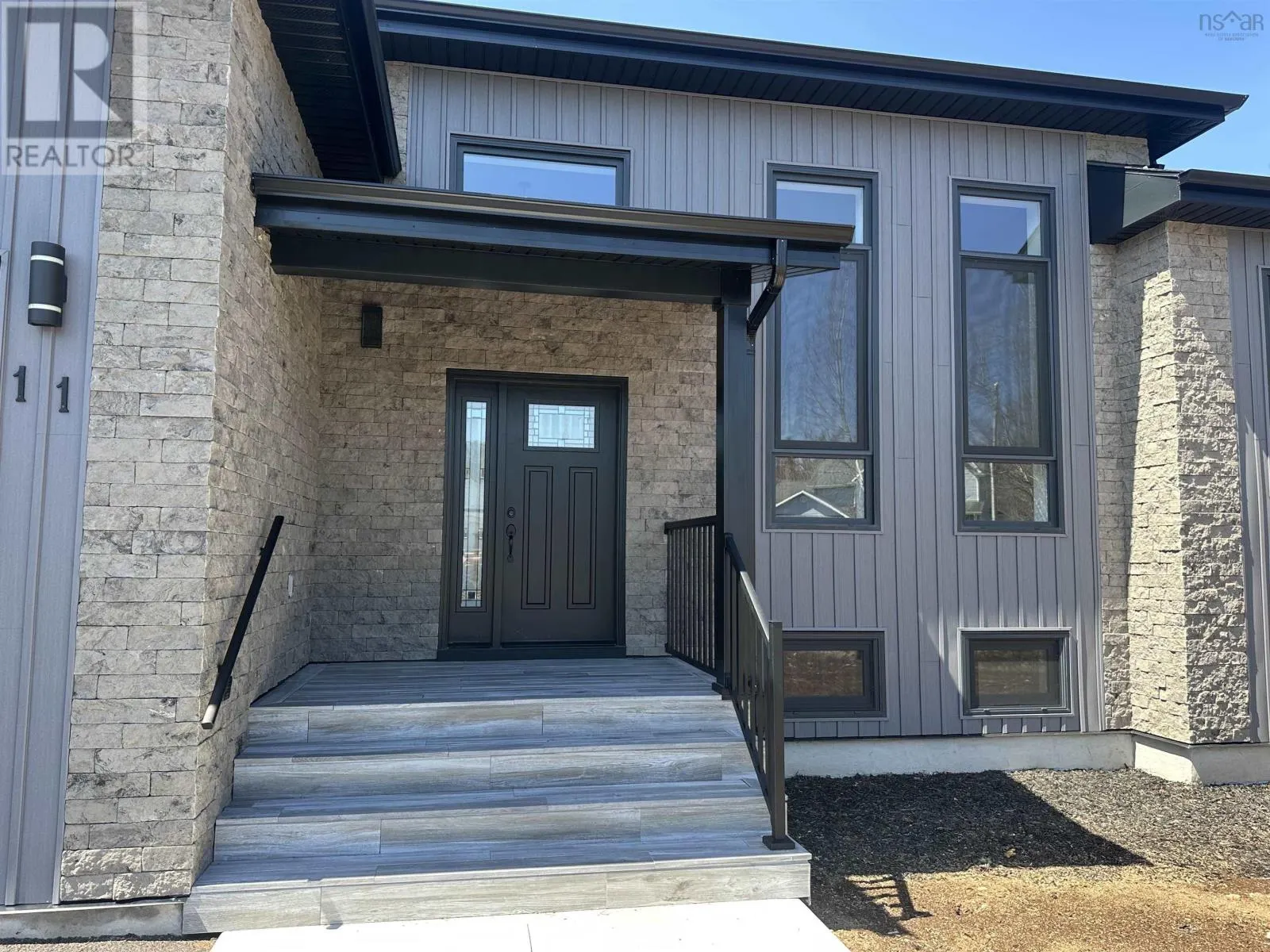 11 Chiavari Close