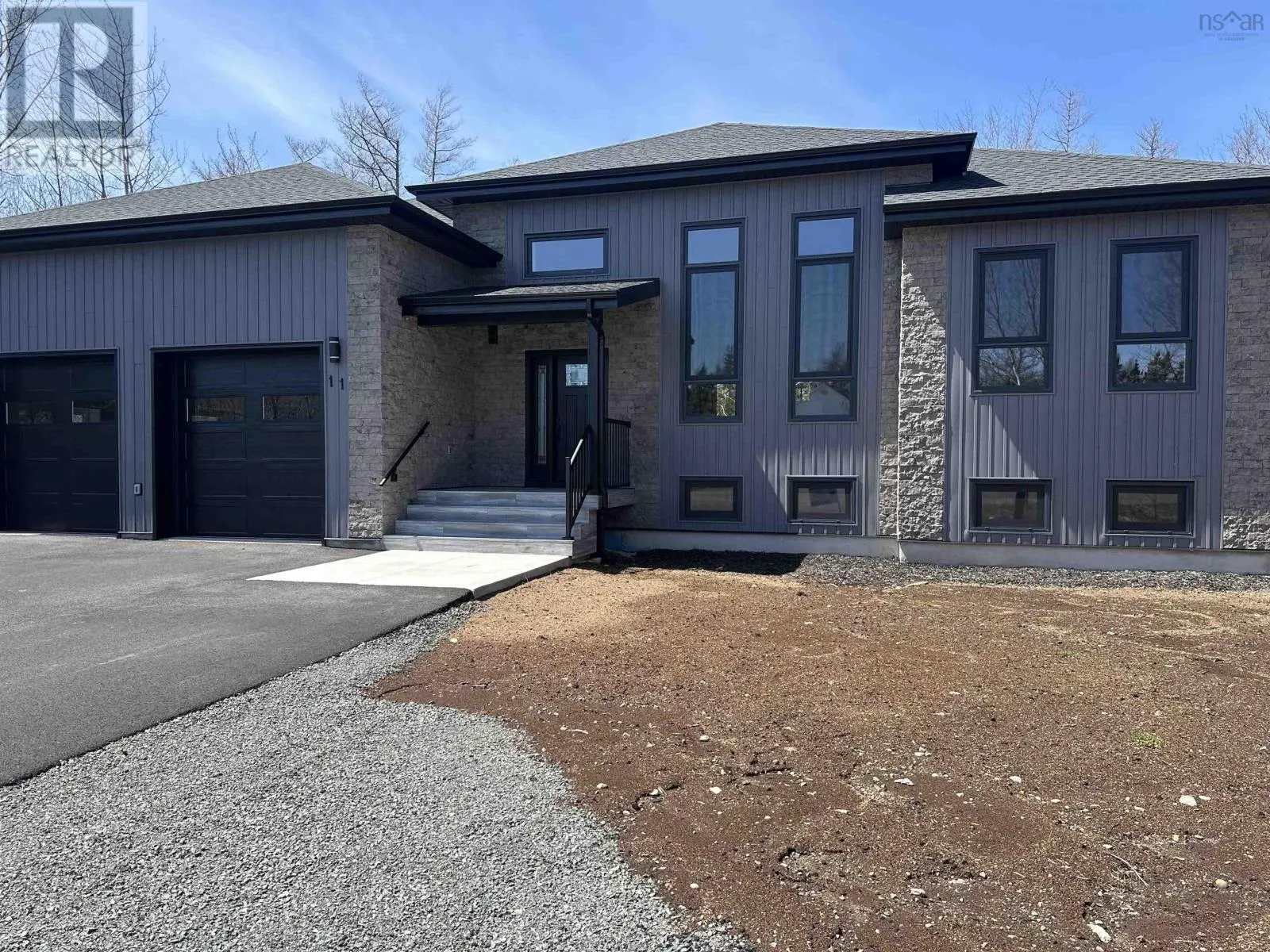 11 Chiavari Close