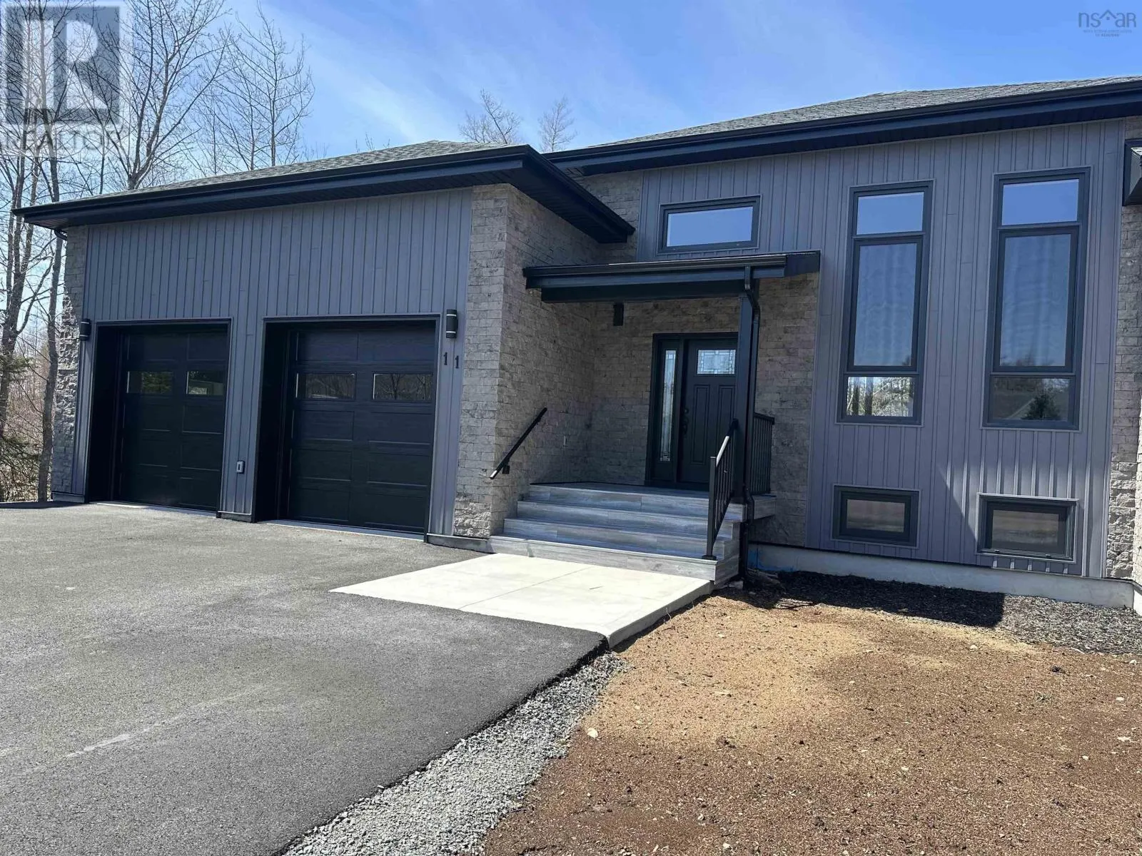11 Chiavari Close