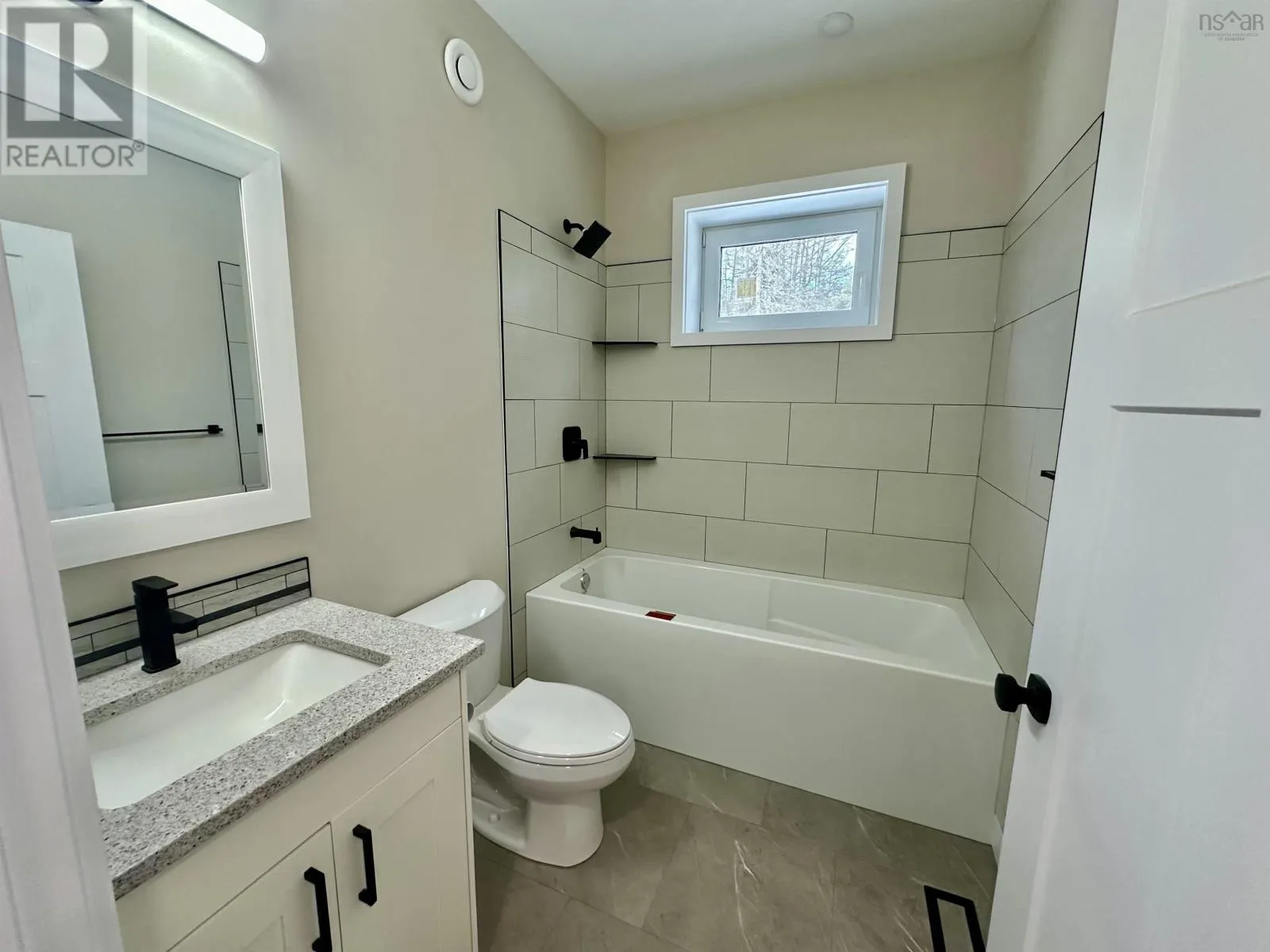 11 Chiavari Close