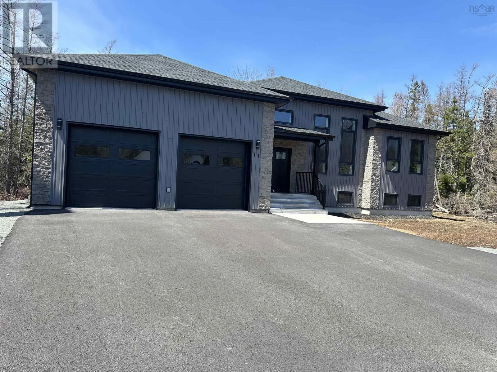11 Chiavari Close