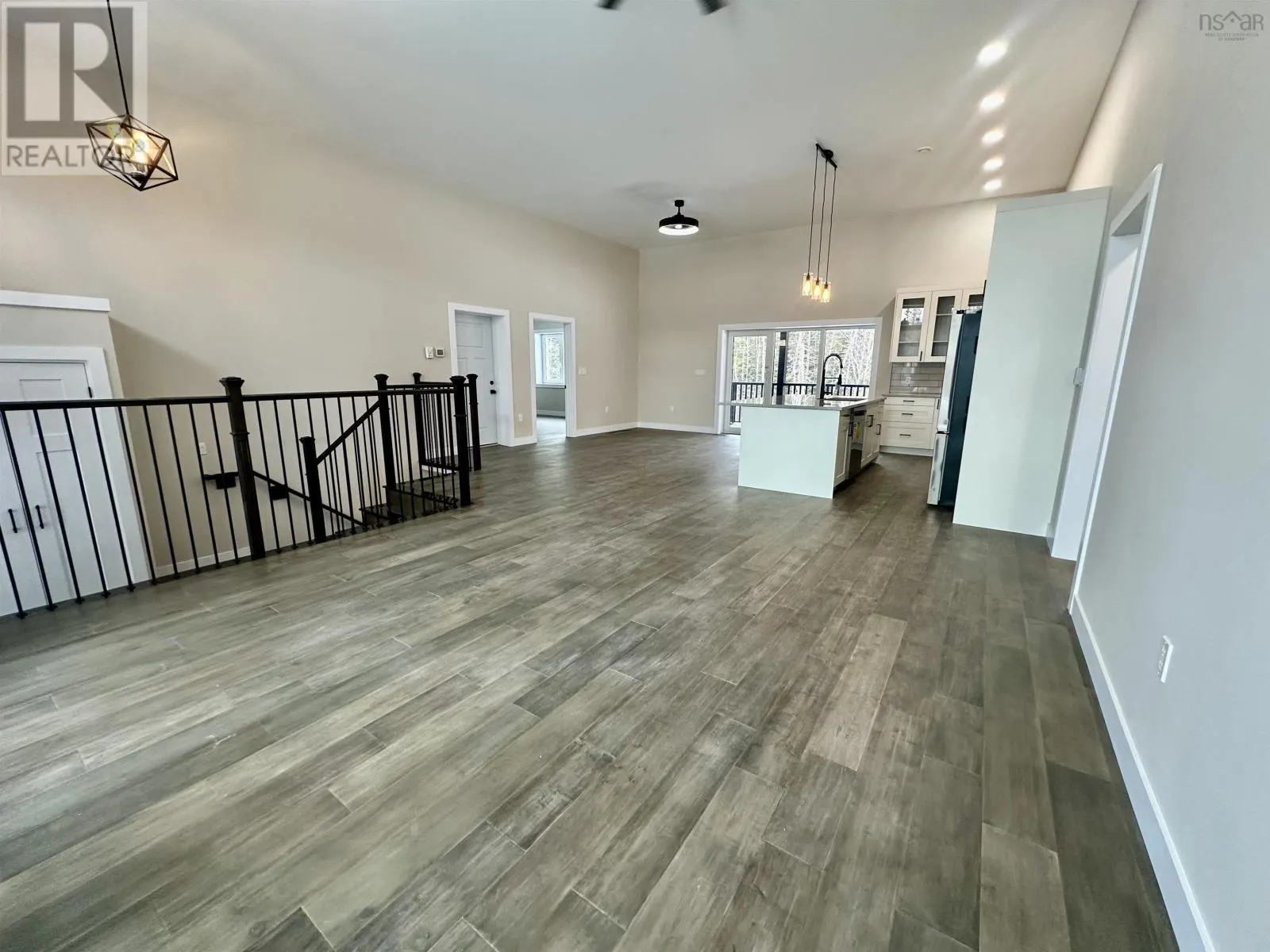 11 Chiavari Close