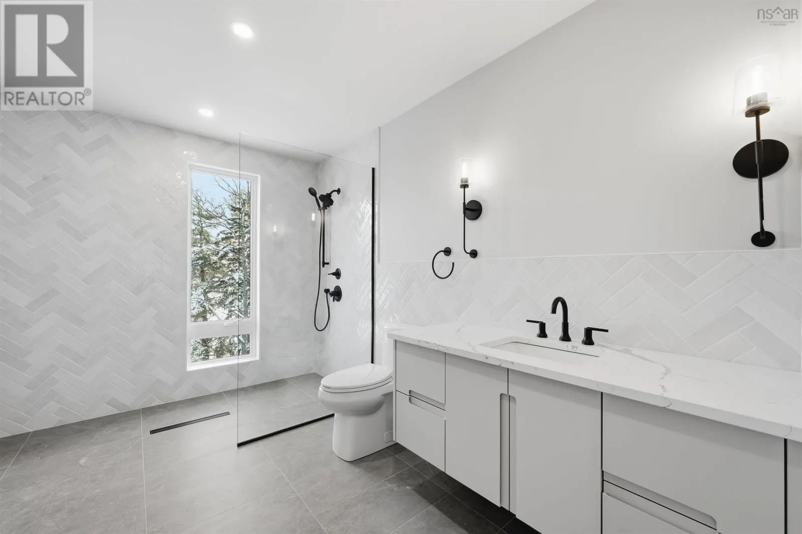 103 Canoe Crescent