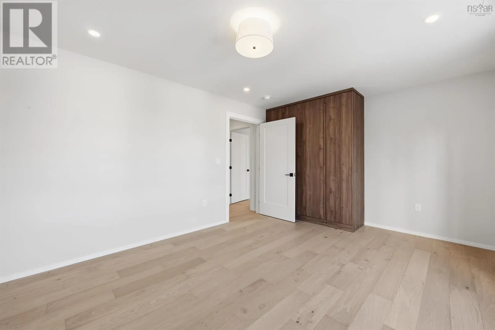 103 Canoe Crescent