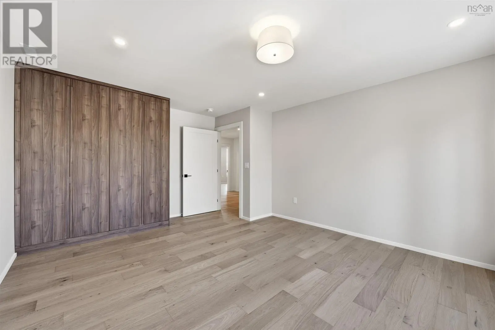 103 Canoe Crescent