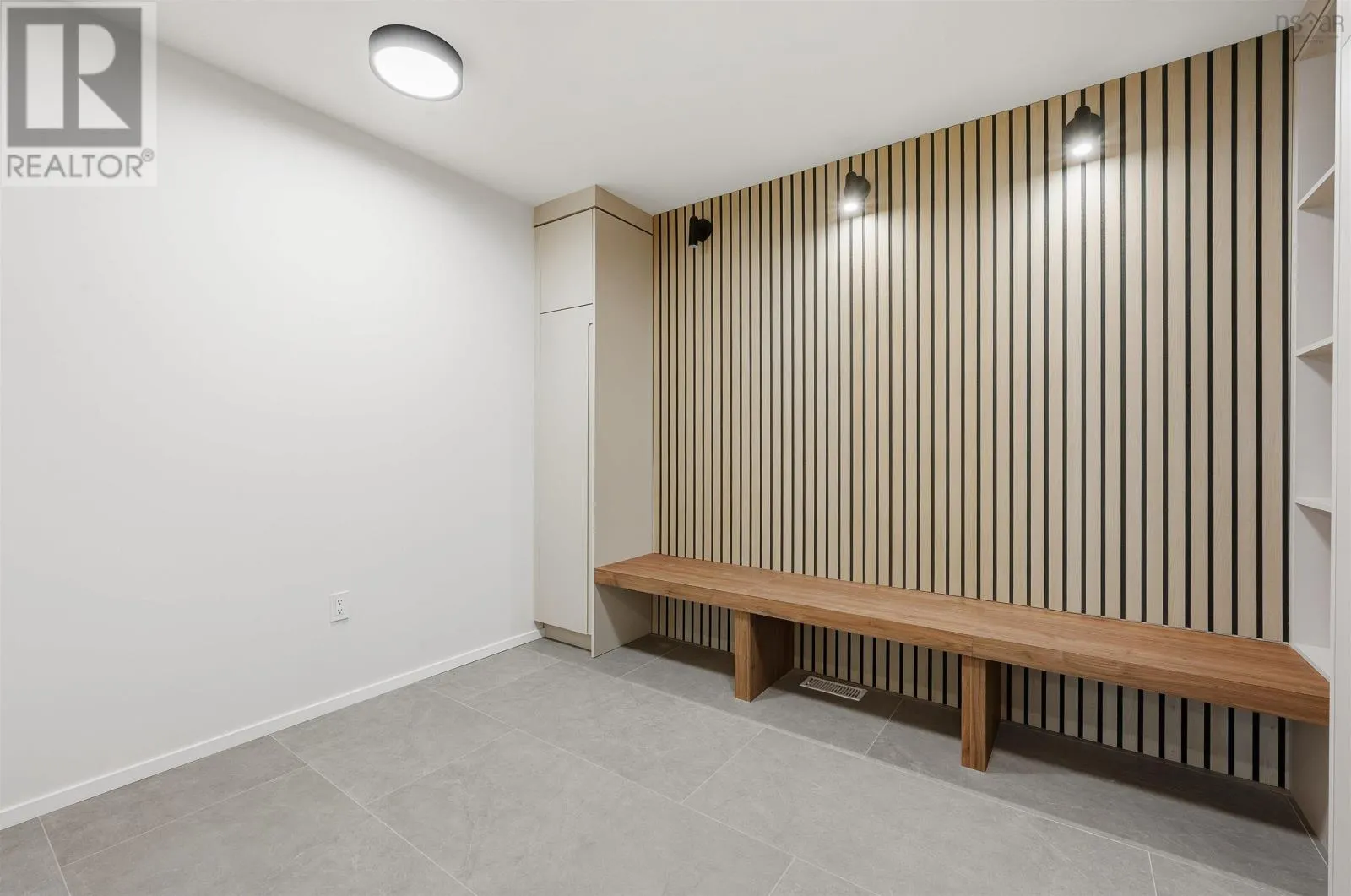 103 Canoe Crescent
