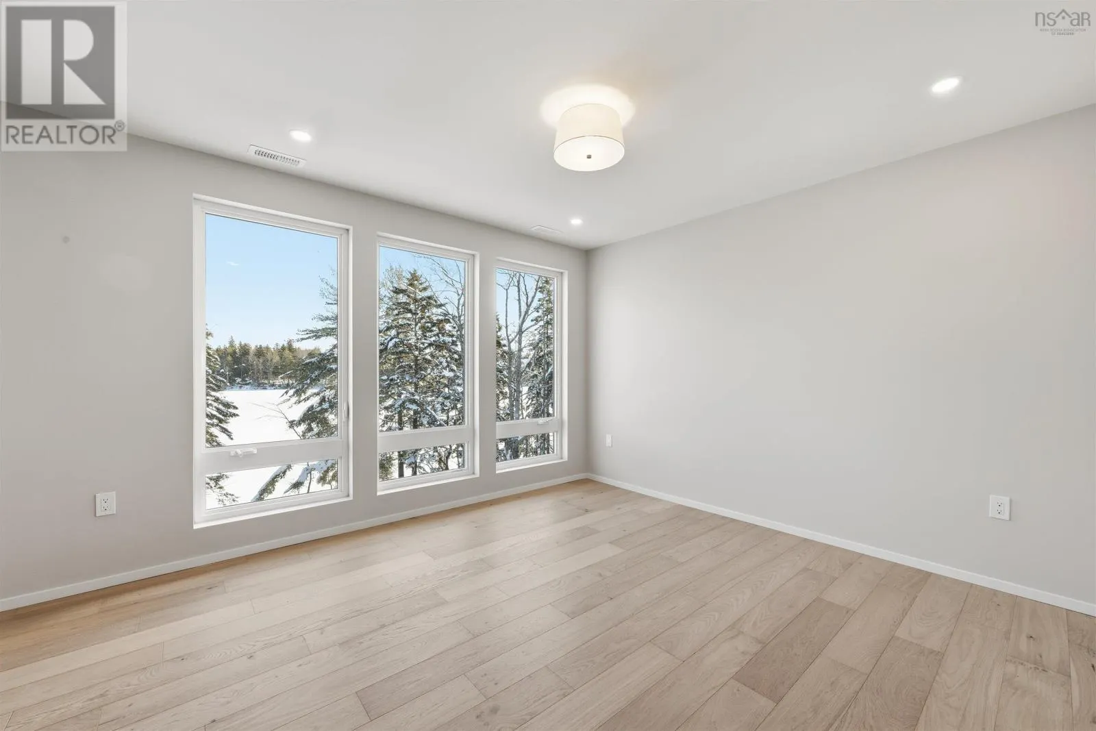 103 Canoe Crescent