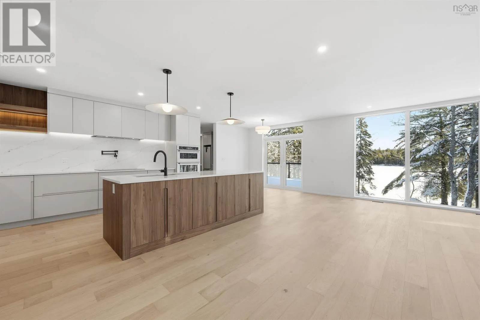 103 Canoe Crescent