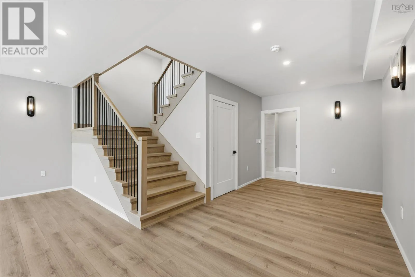 103 Canoe Crescent