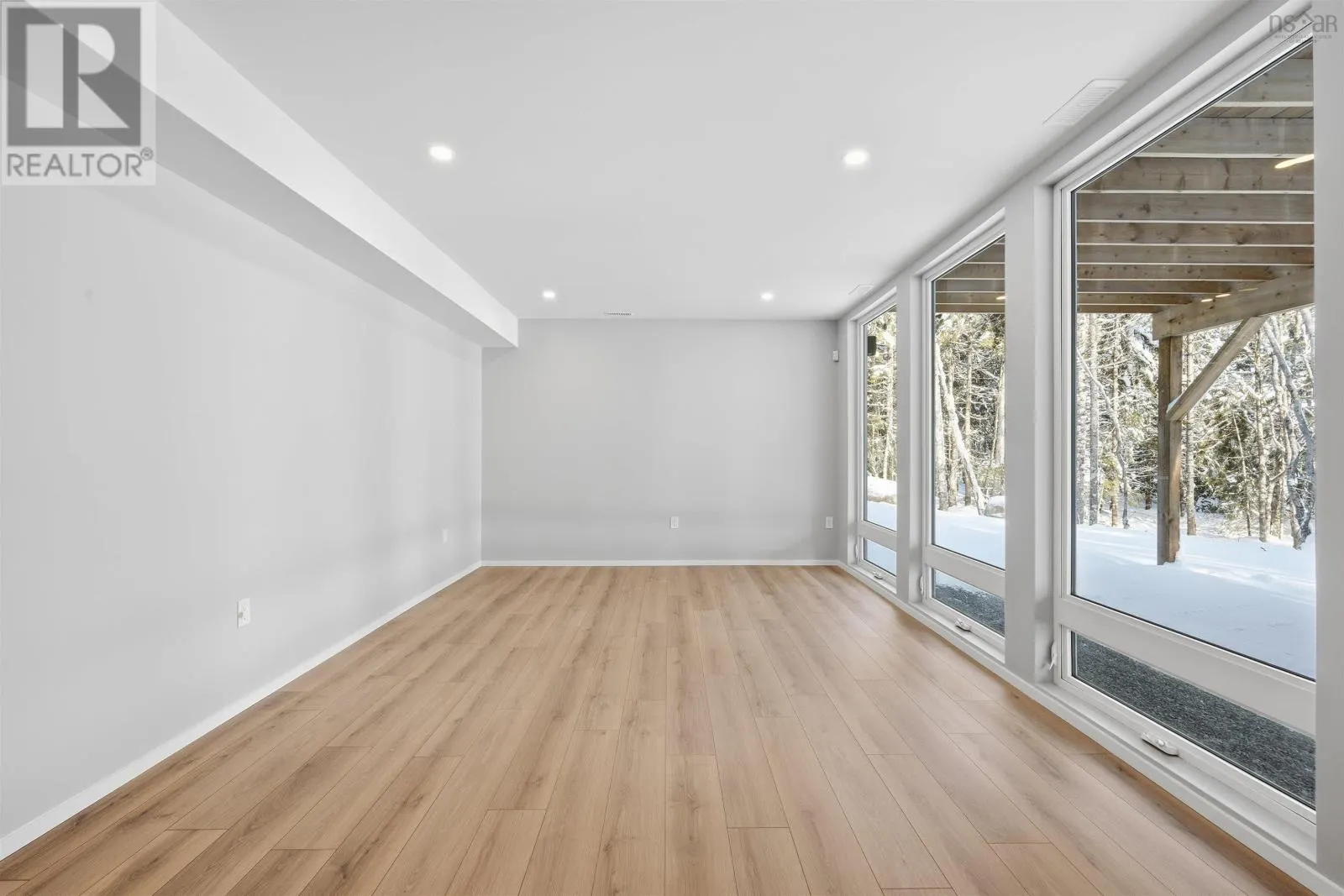 103 Canoe Crescent