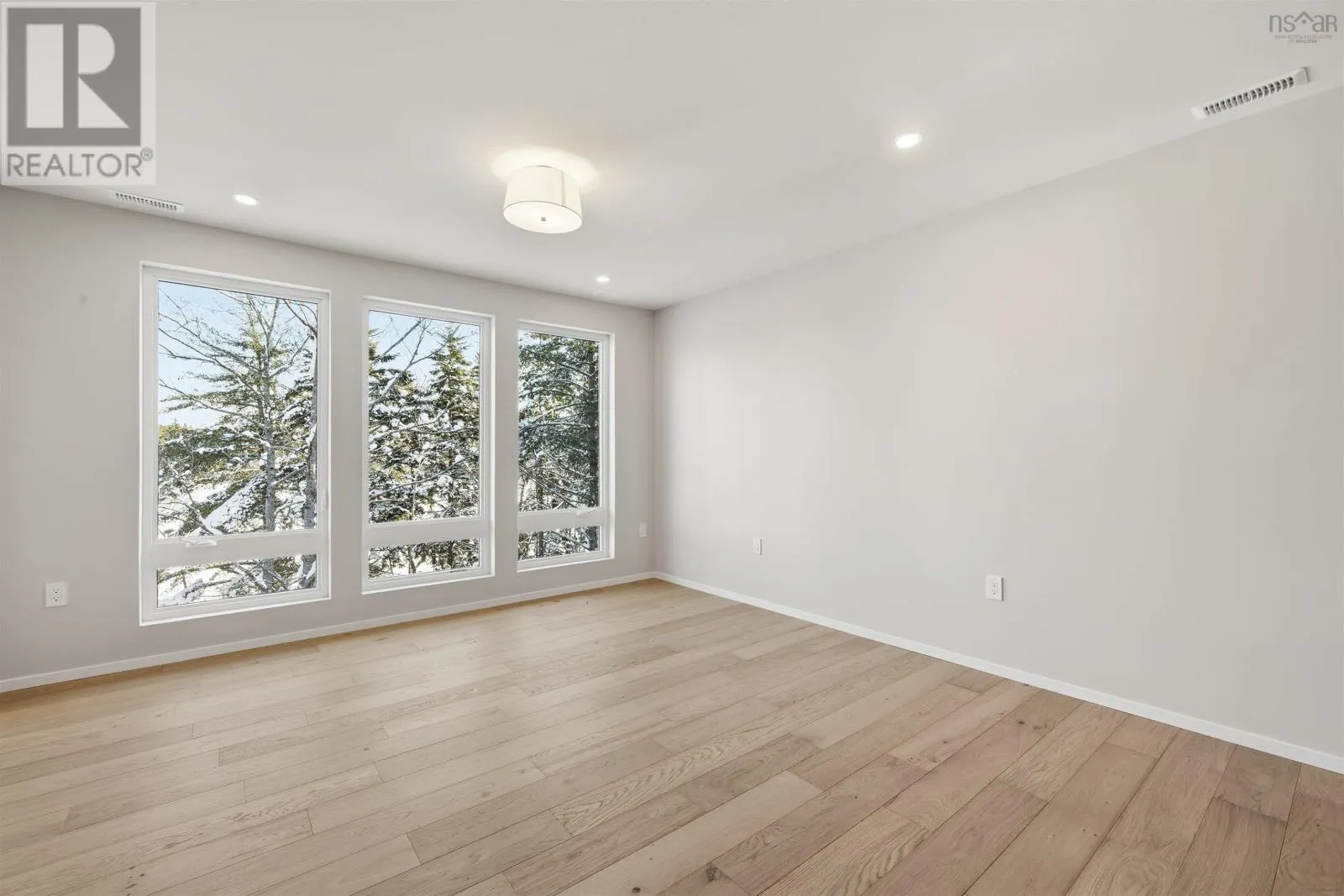 103 Canoe Crescent