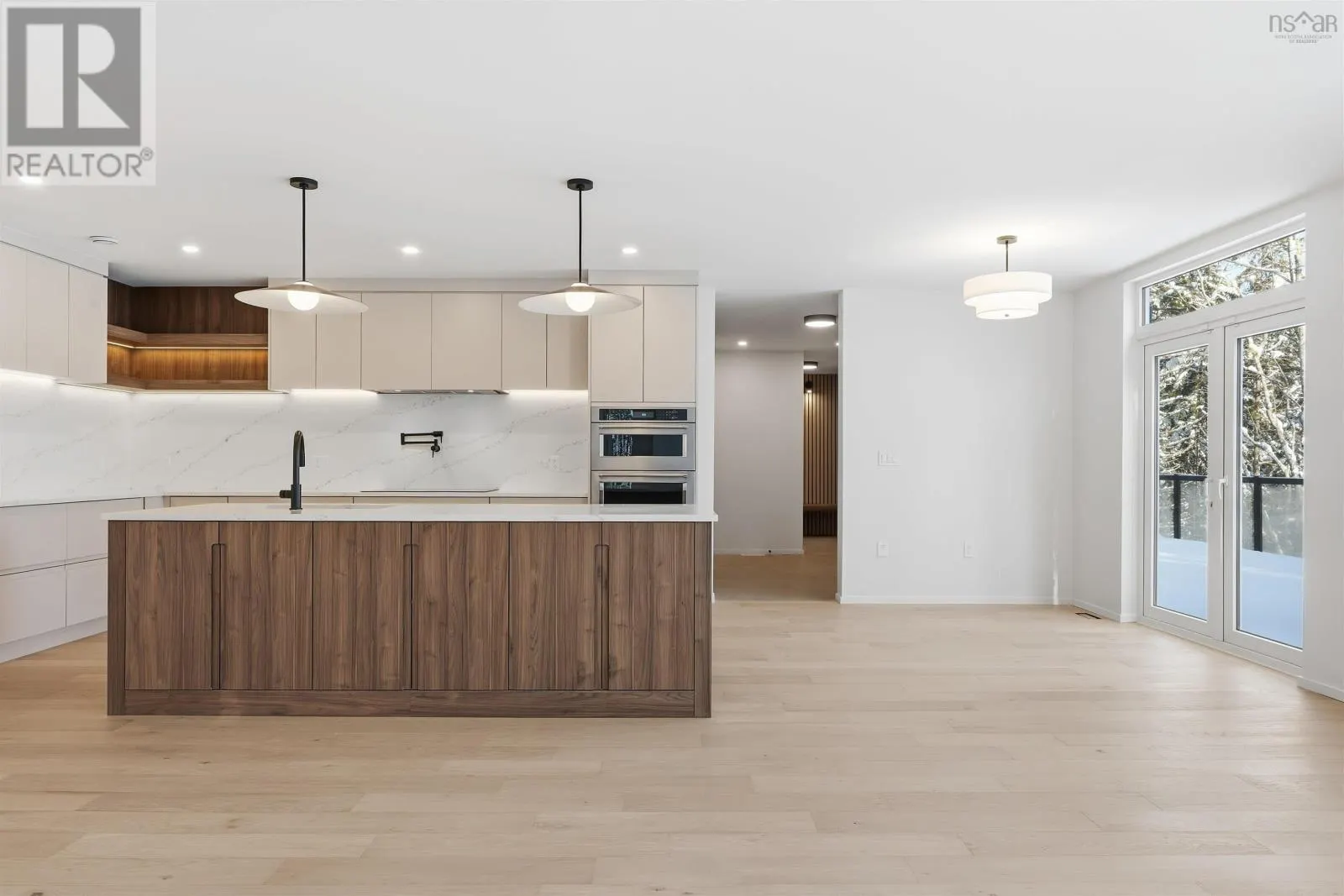 103 Canoe Crescent