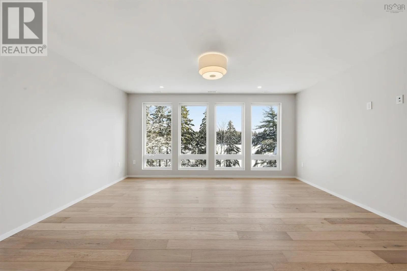 103 Canoe Crescent