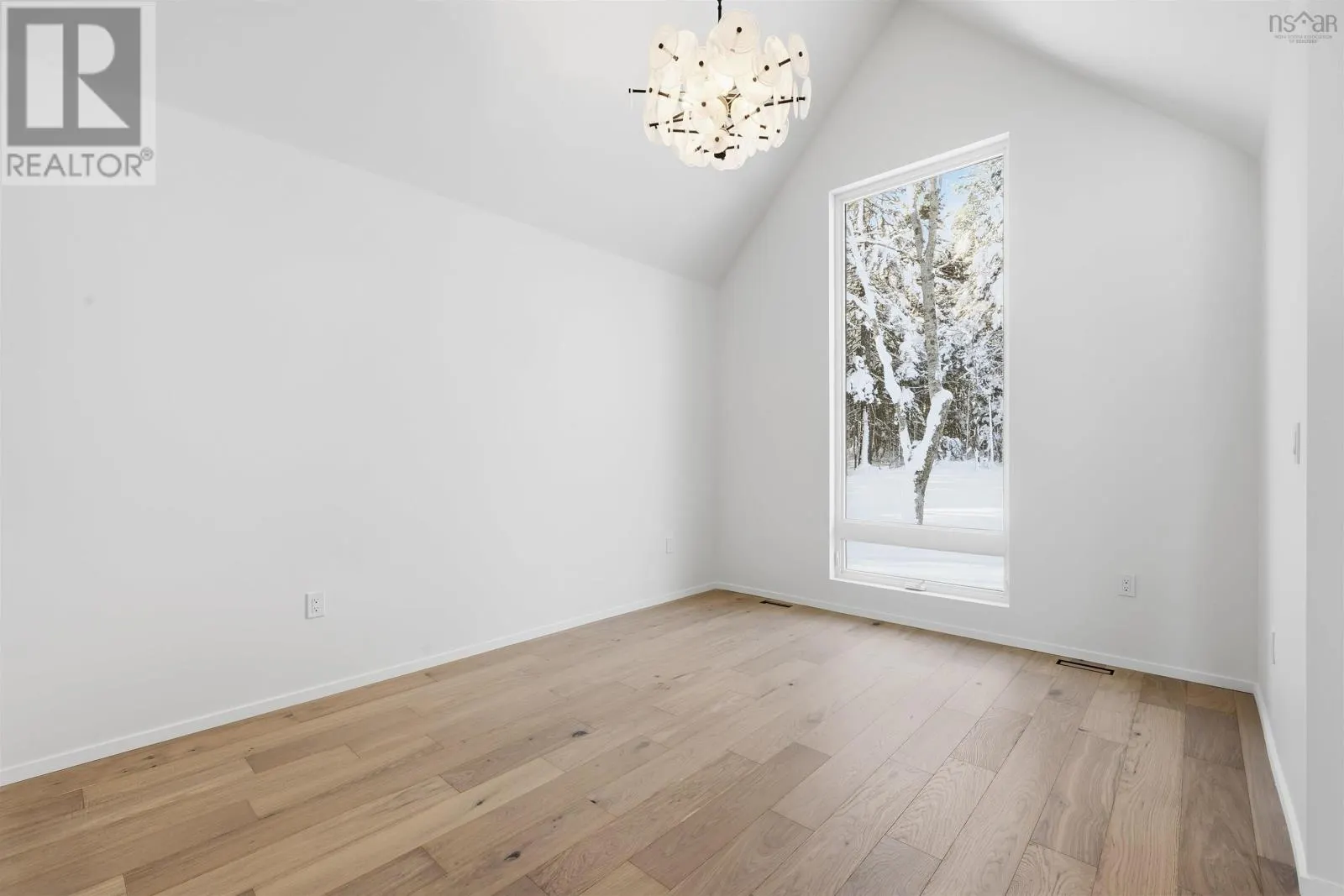 103 Canoe Crescent