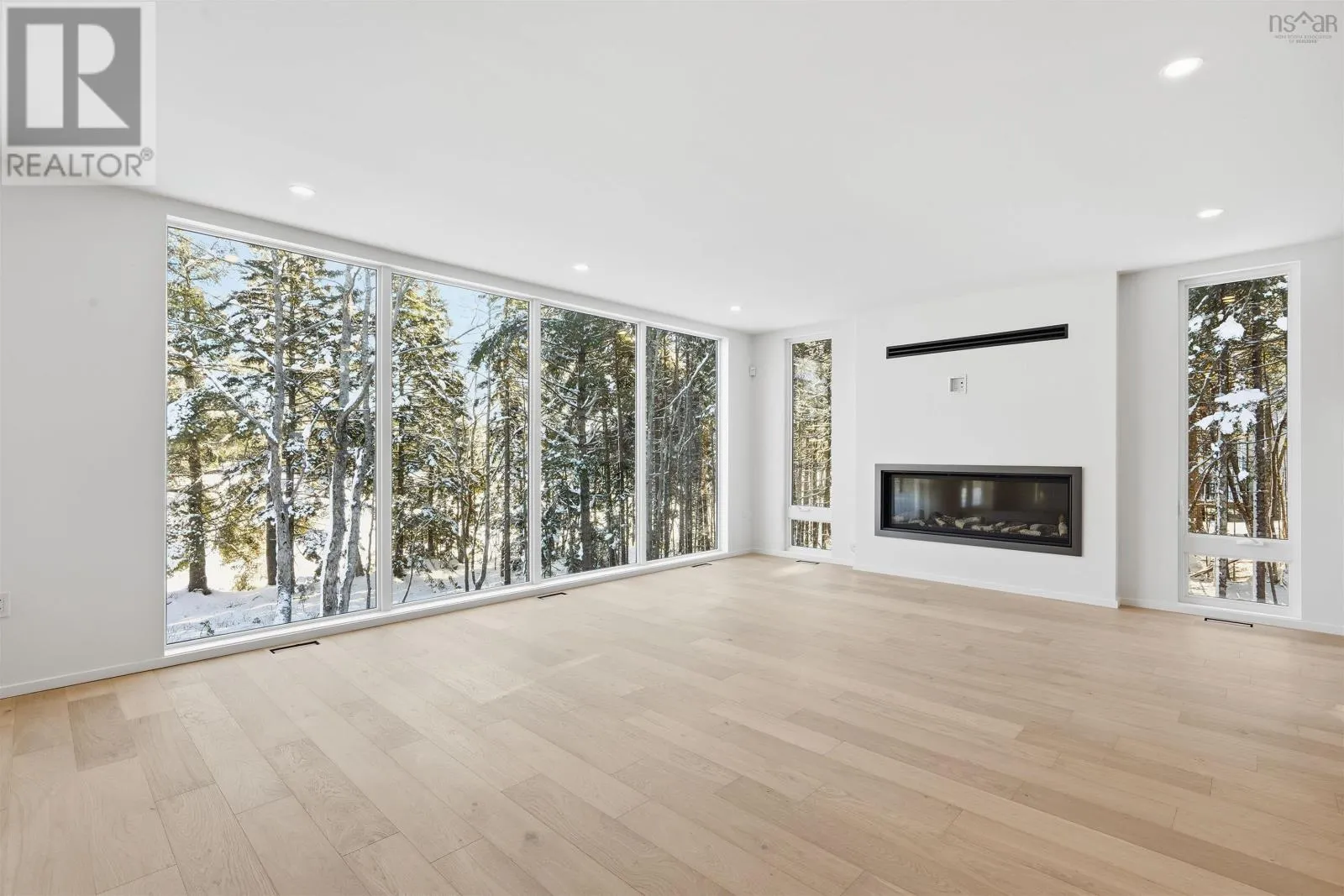 103 Canoe Crescent