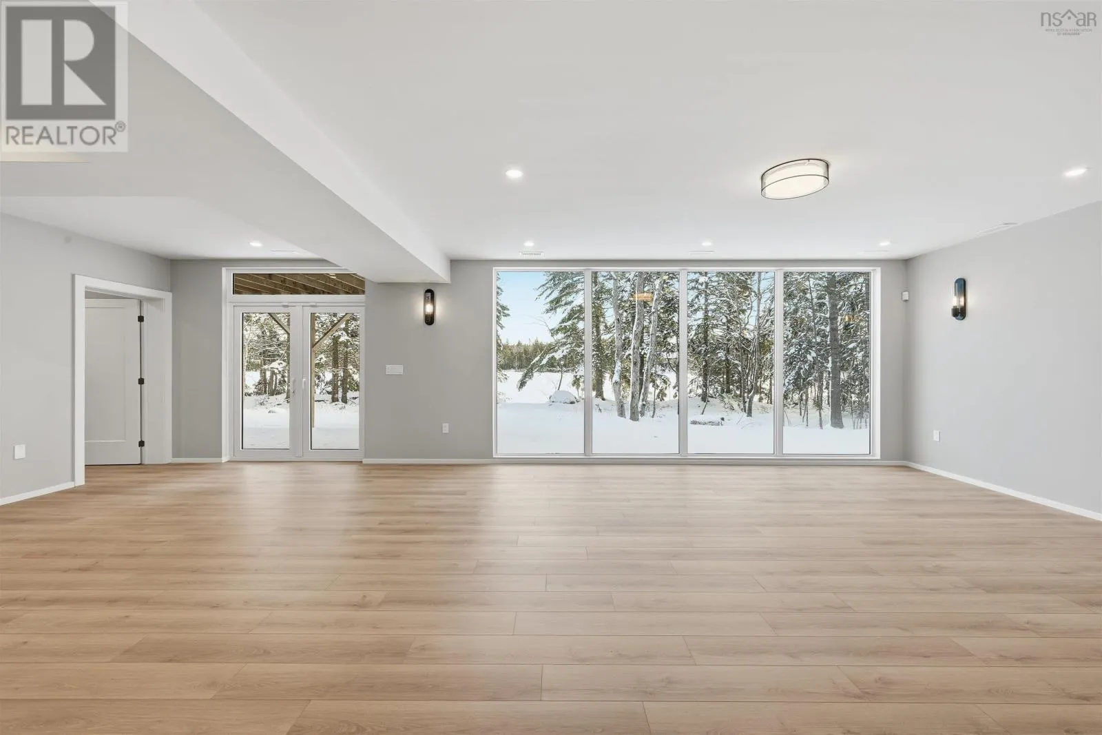 103 Canoe Crescent
