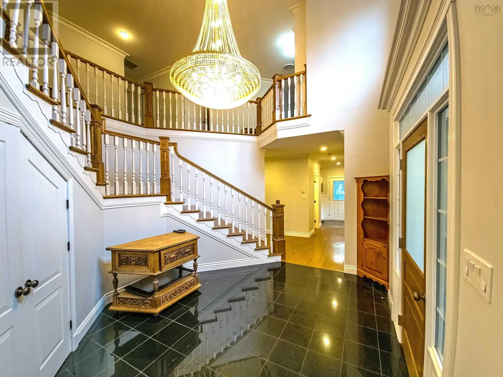 17 NICHOLSON COURT