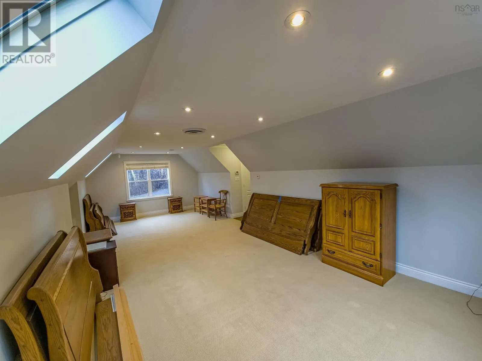 17 NICHOLSON COURT