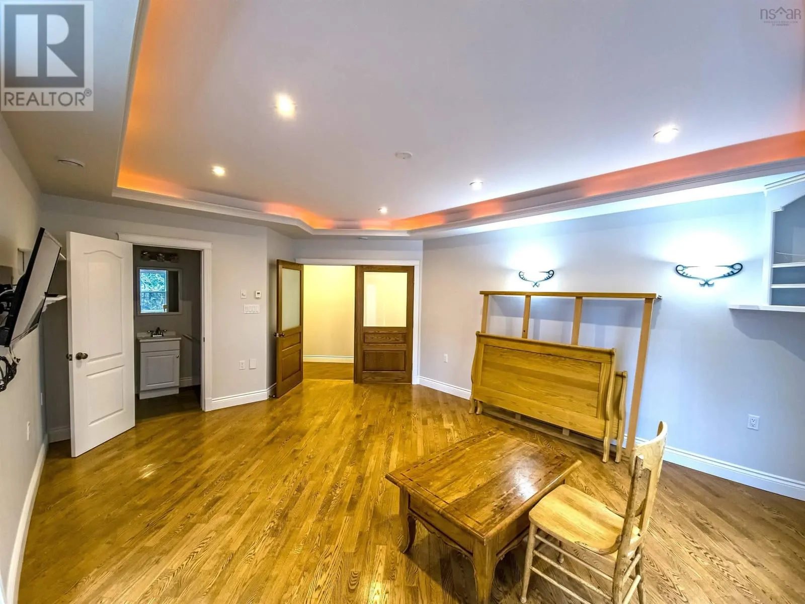 17 NICHOLSON COURT