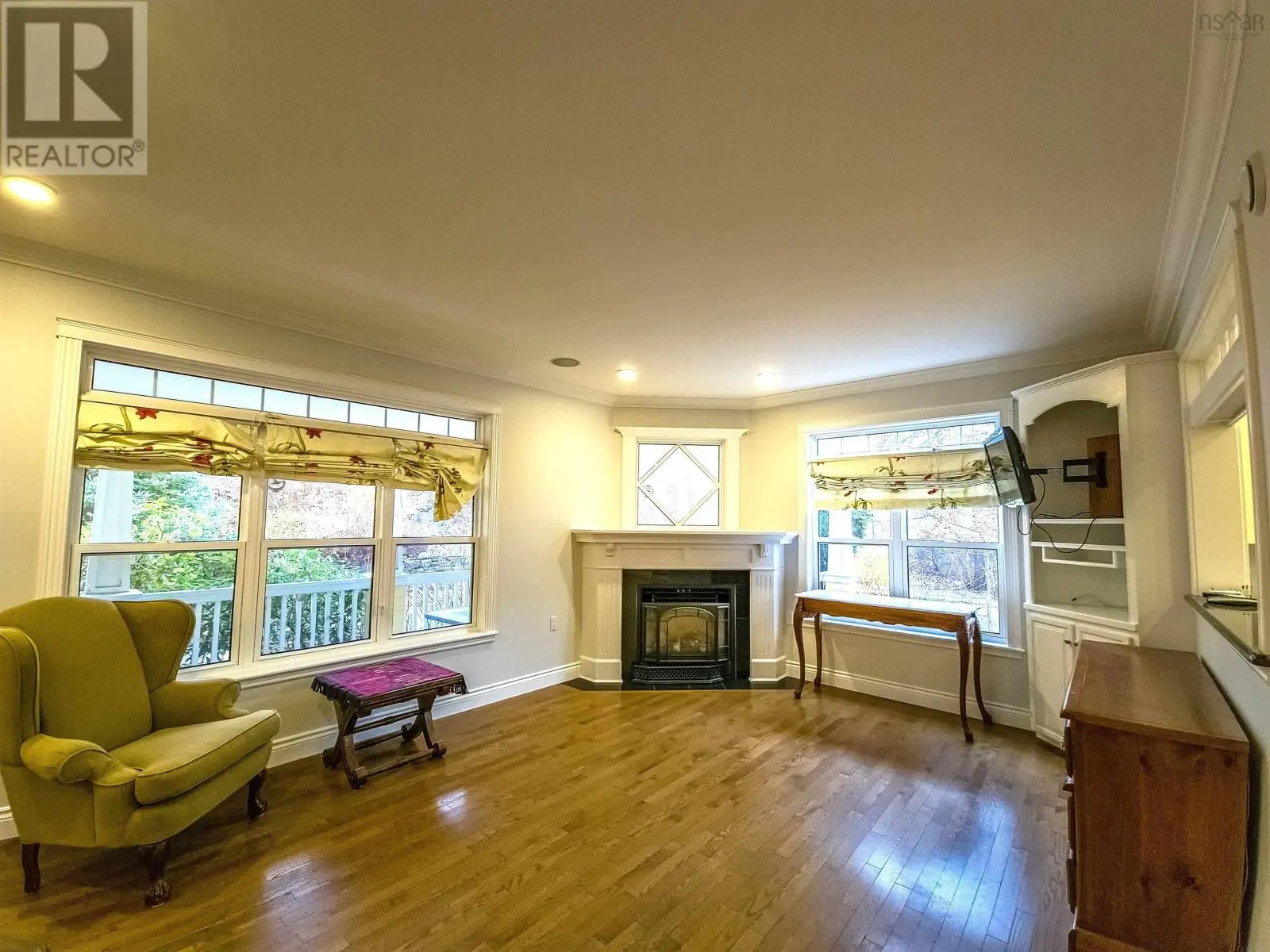 17 NICHOLSON COURT