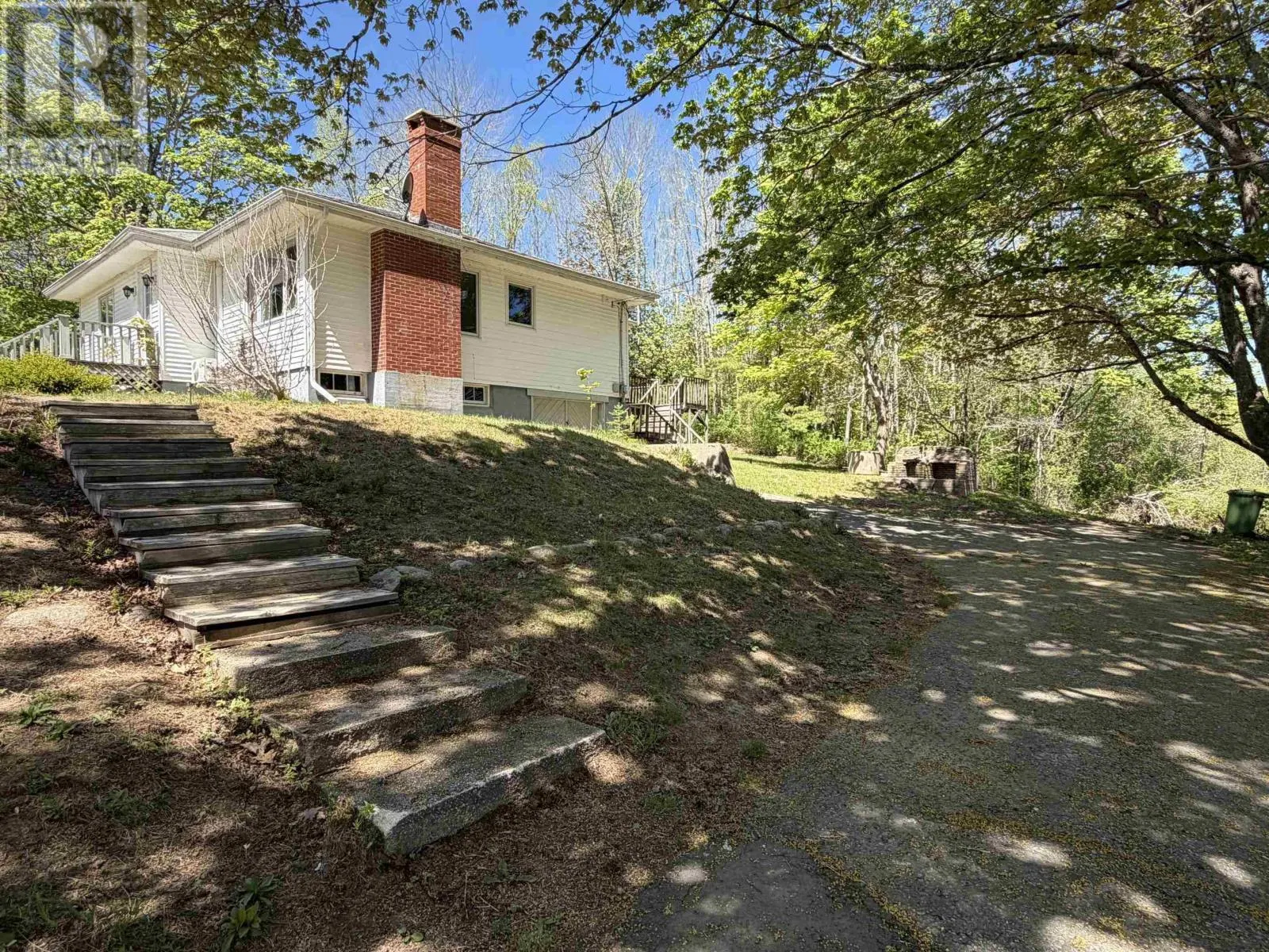 10 West Caledonia Road