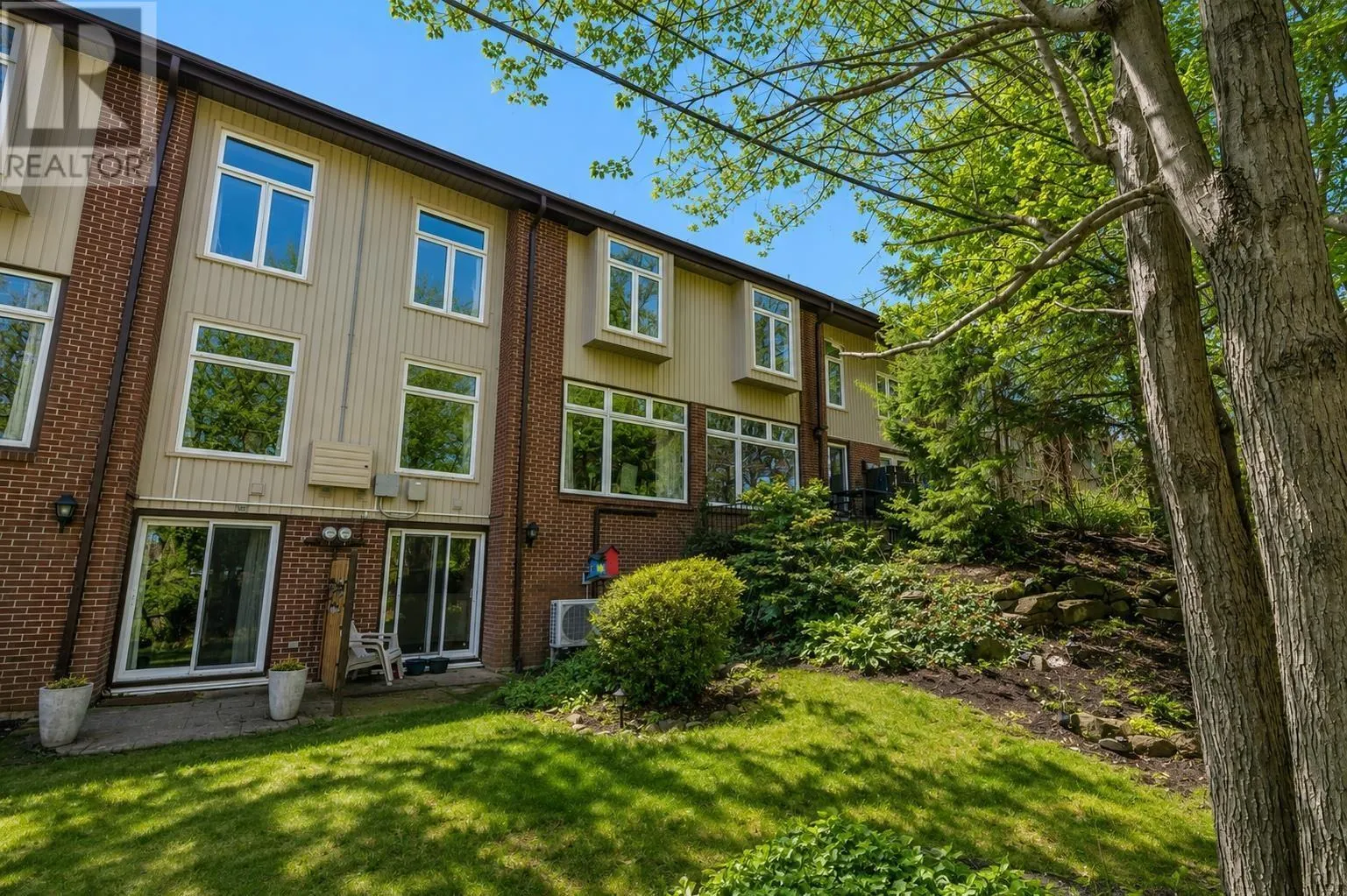 32 Garden Court Terrace