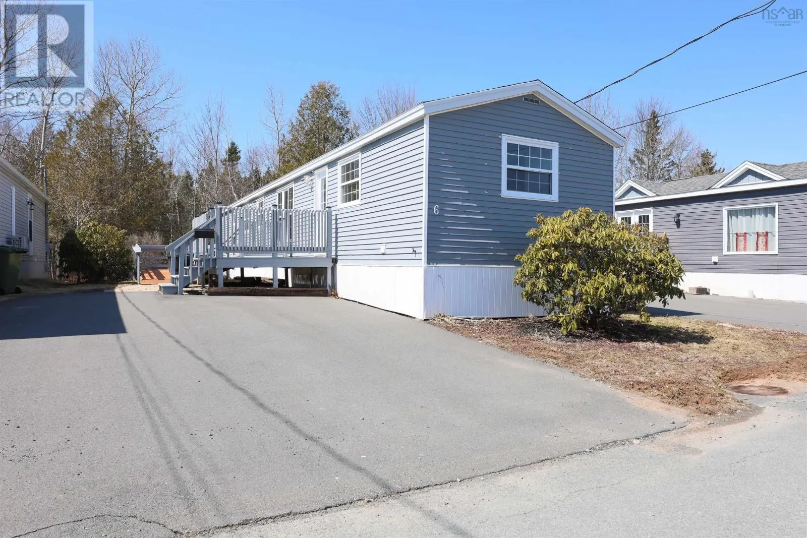 6 Apple Street