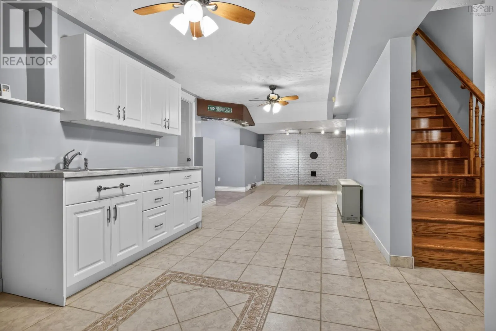 144 Pinewood Crescent
