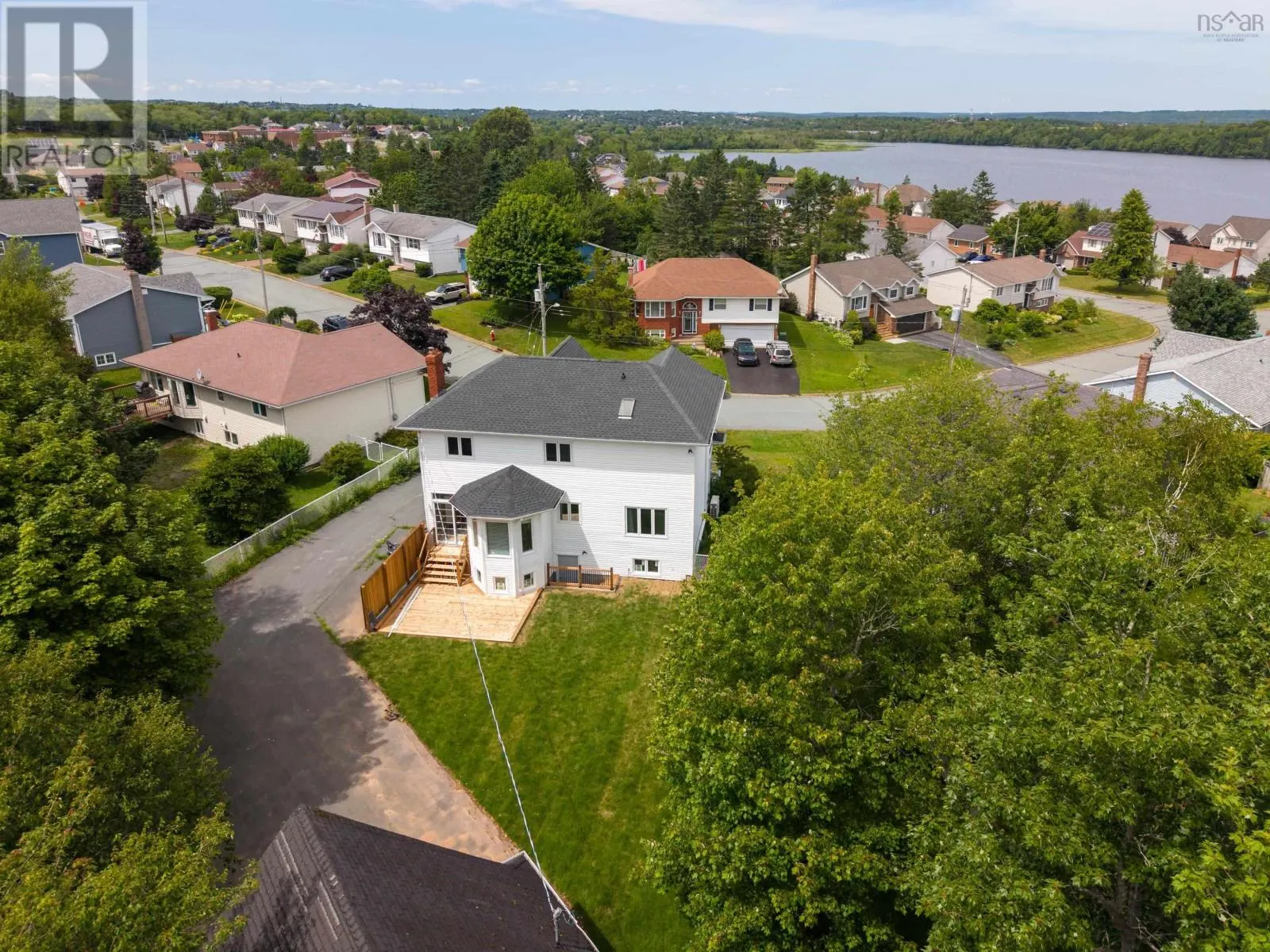 144 Pinewood Crescent