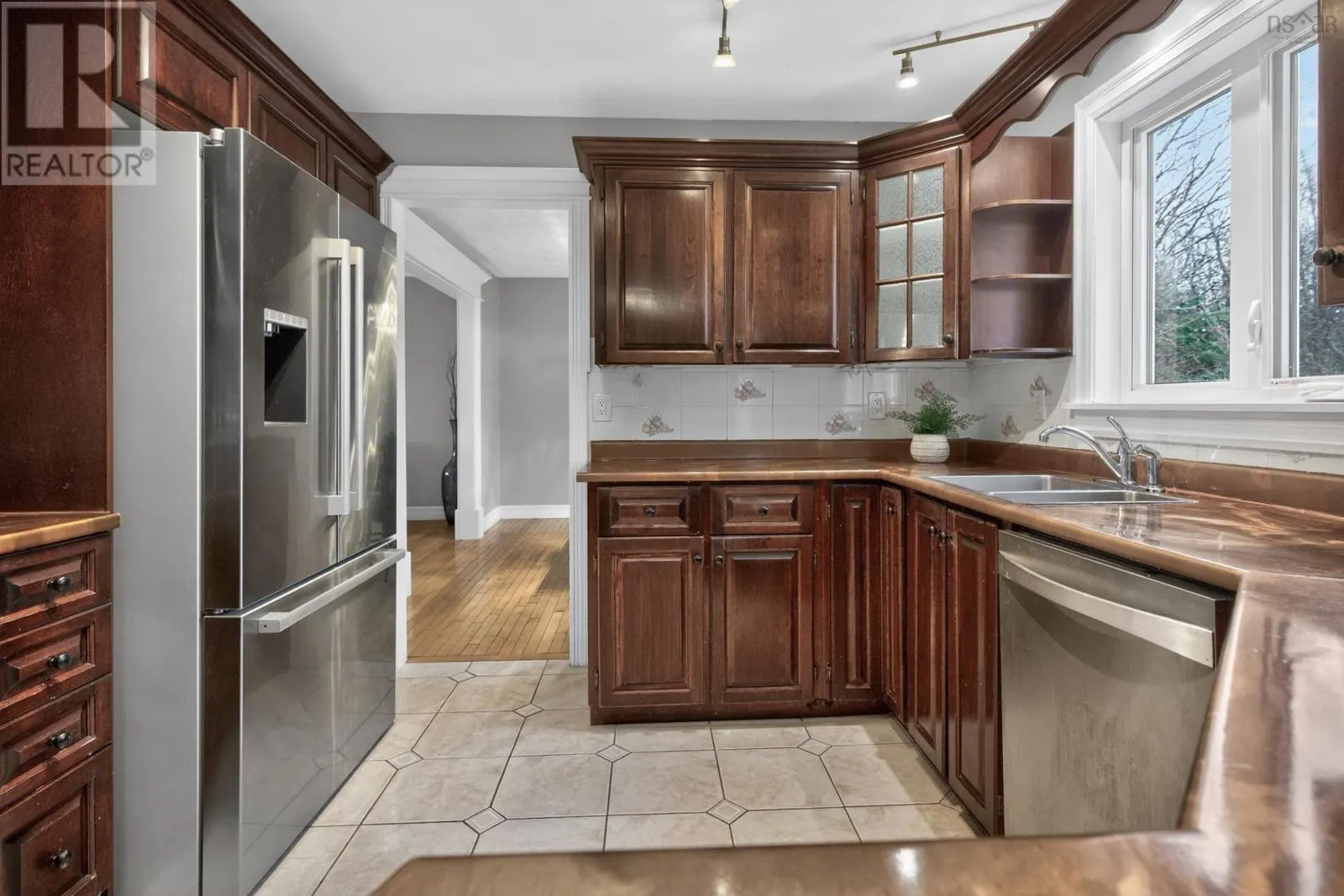 144 Pinewood Crescent