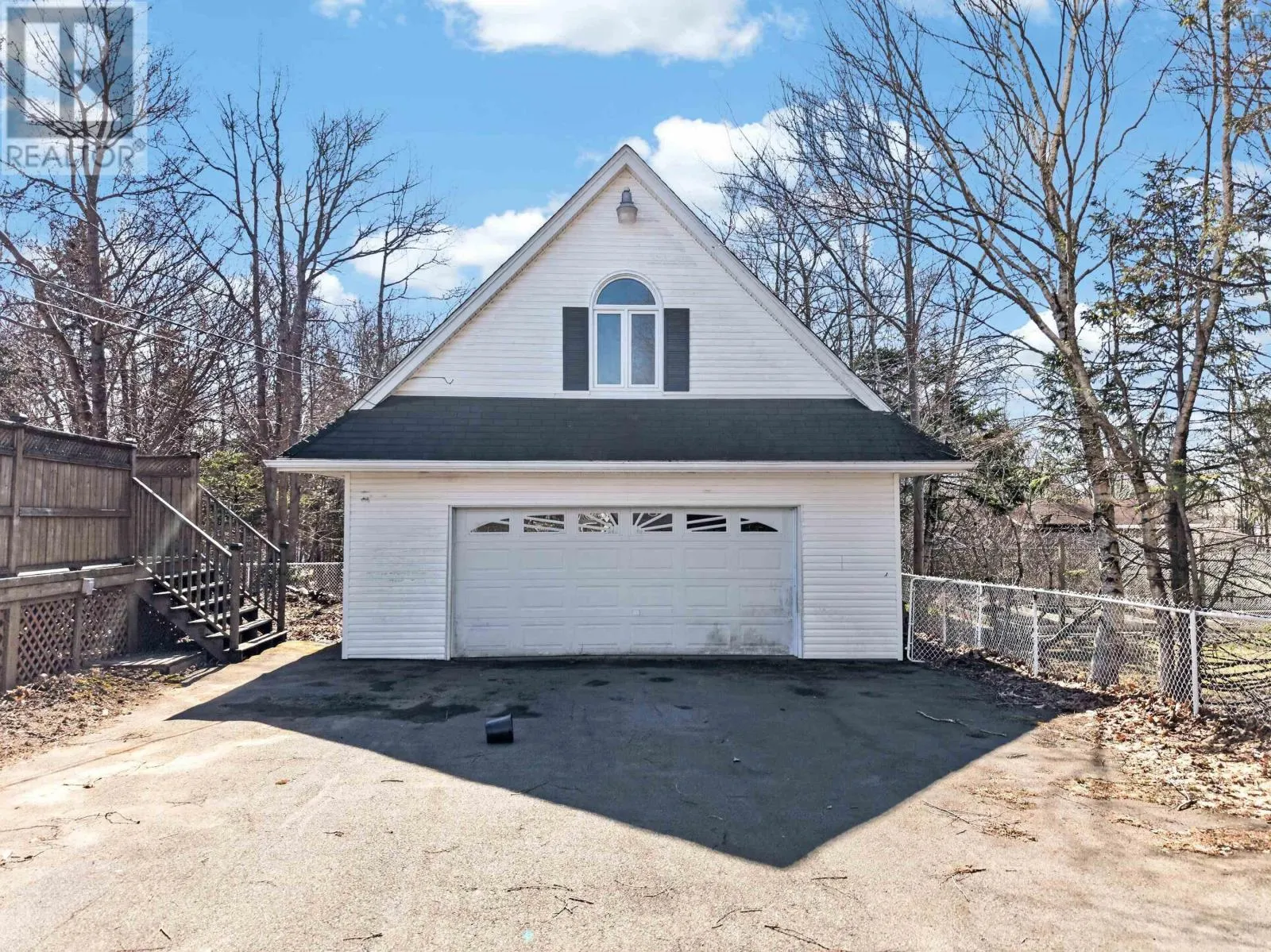 144 Pinewood Crescent