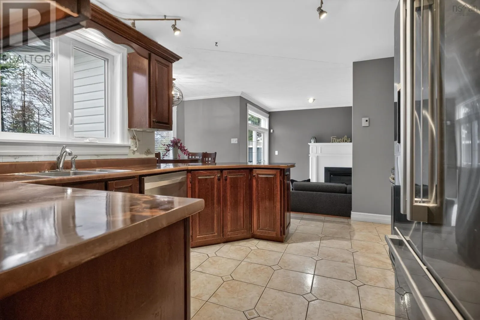 144 Pinewood Crescent