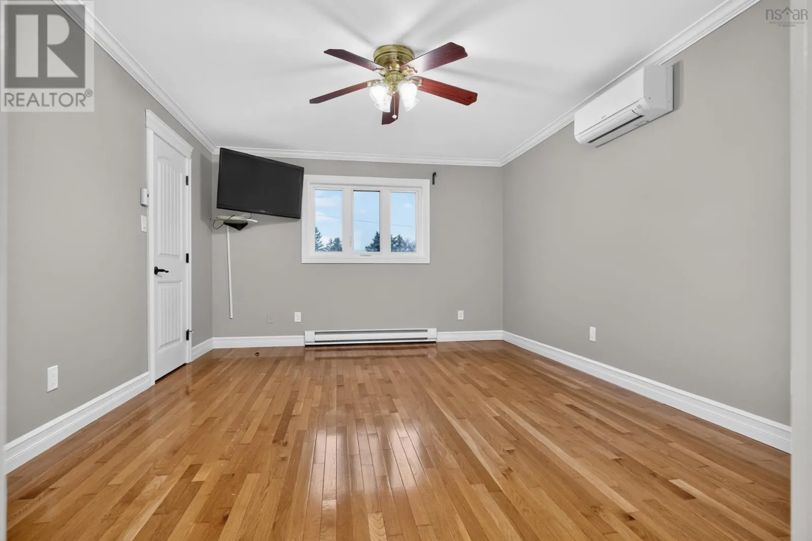 144 Pinewood Crescent