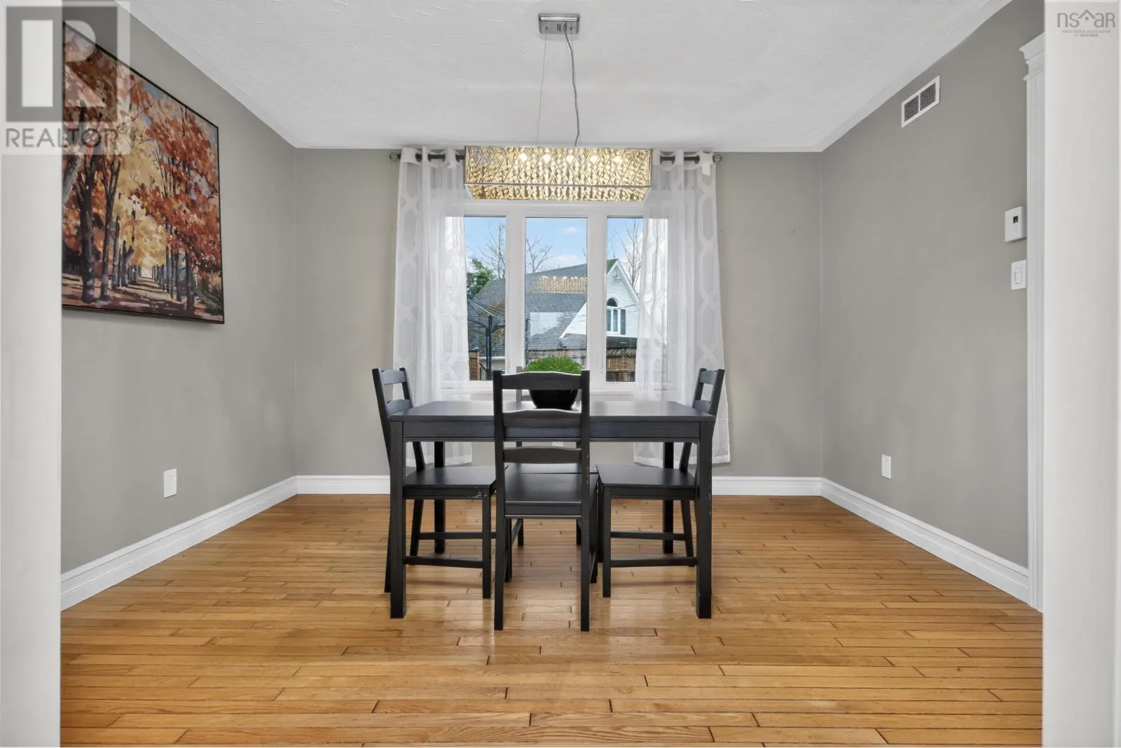 144 Pinewood Crescent