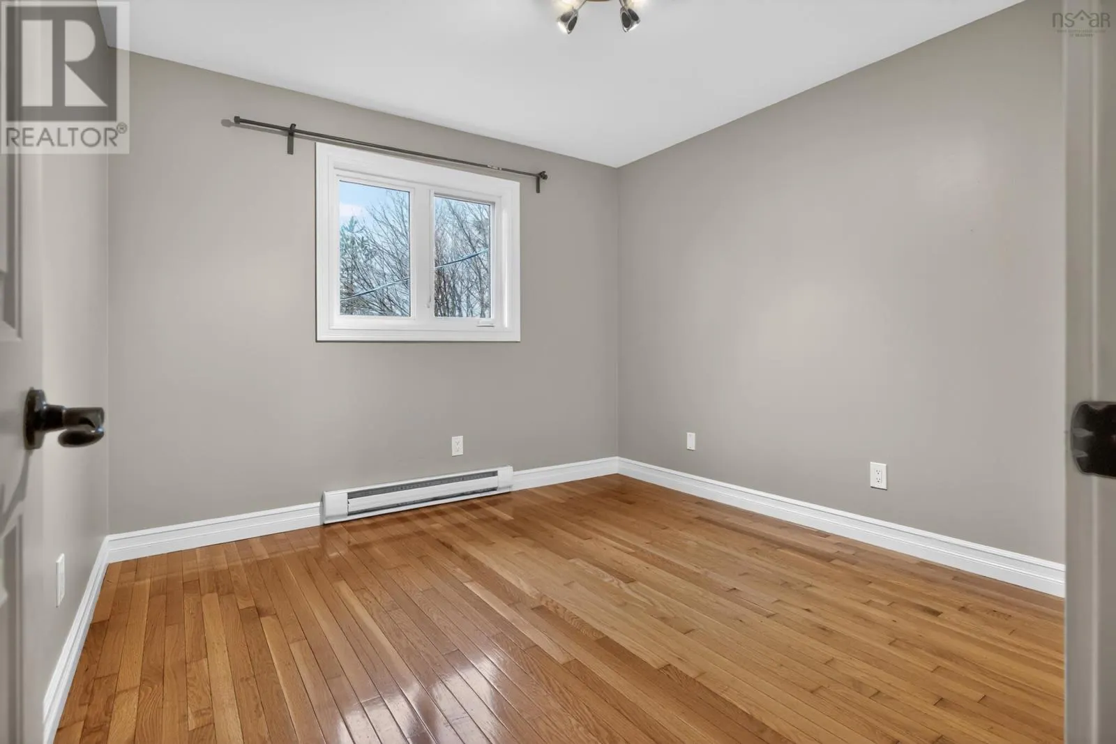 144 Pinewood Crescent