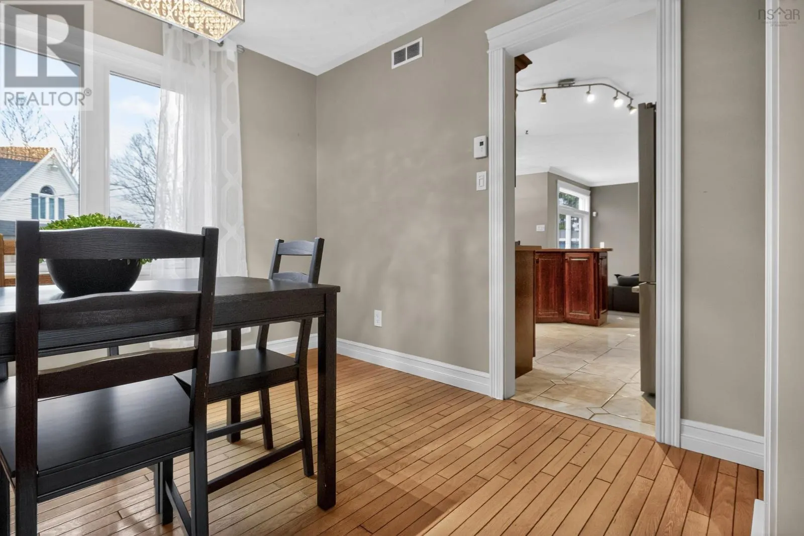 144 Pinewood Crescent