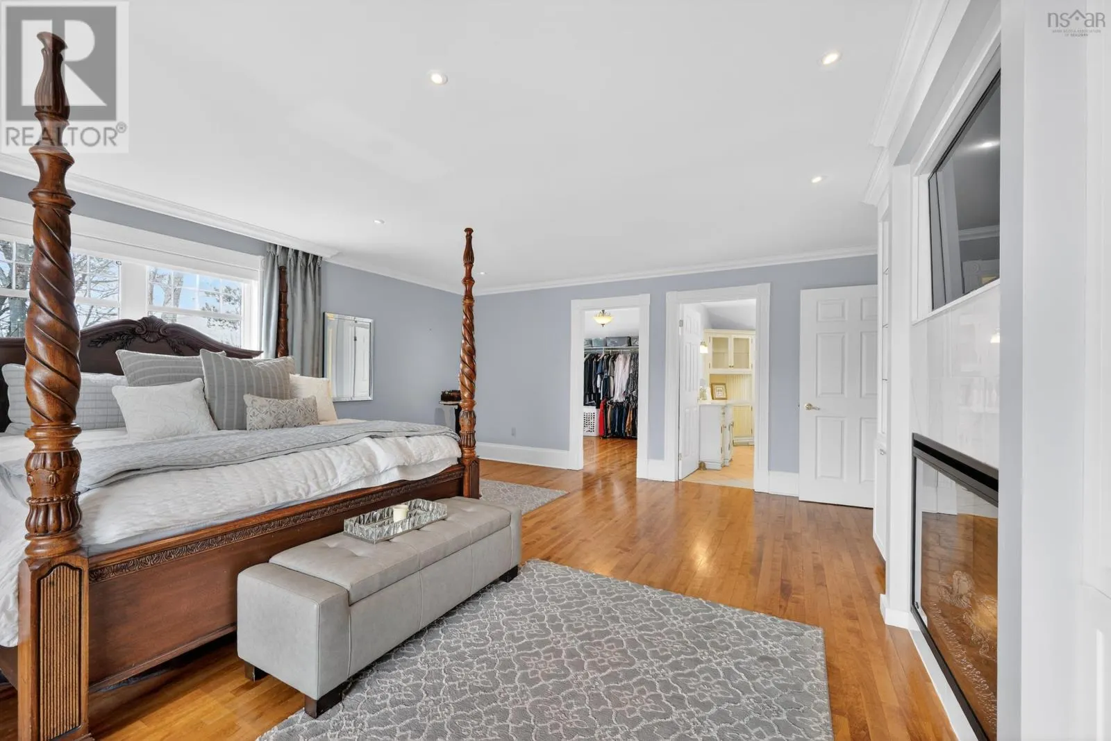 15 Whitney Avenue