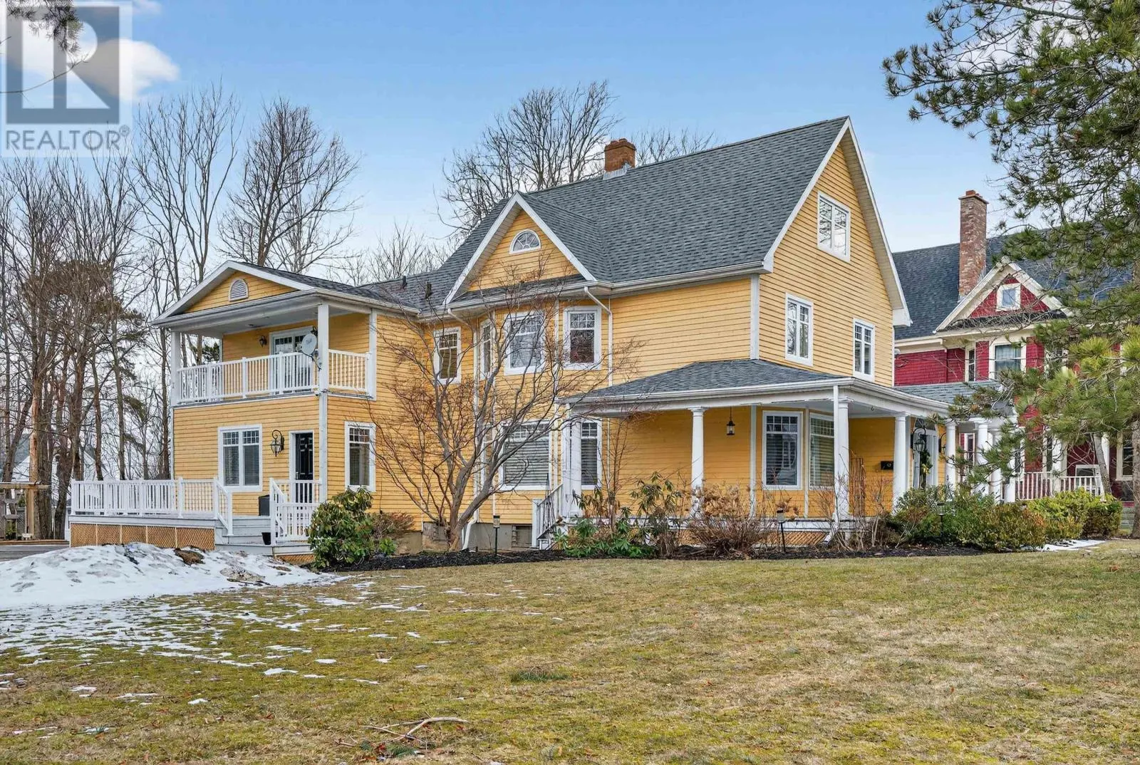 15 Whitney Avenue