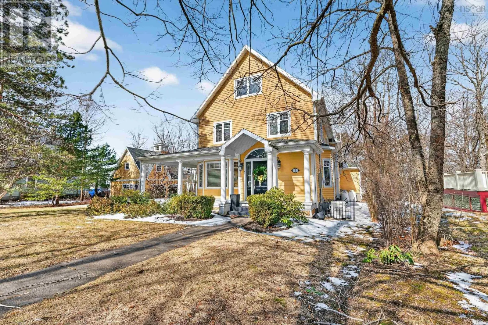 15 Whitney Avenue