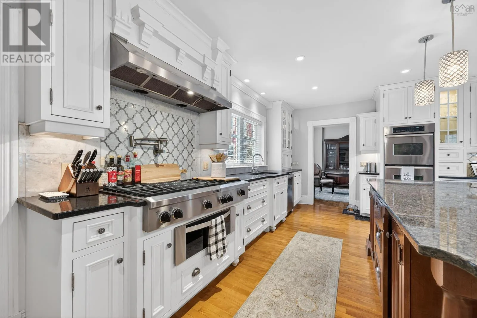 15 Whitney Avenue