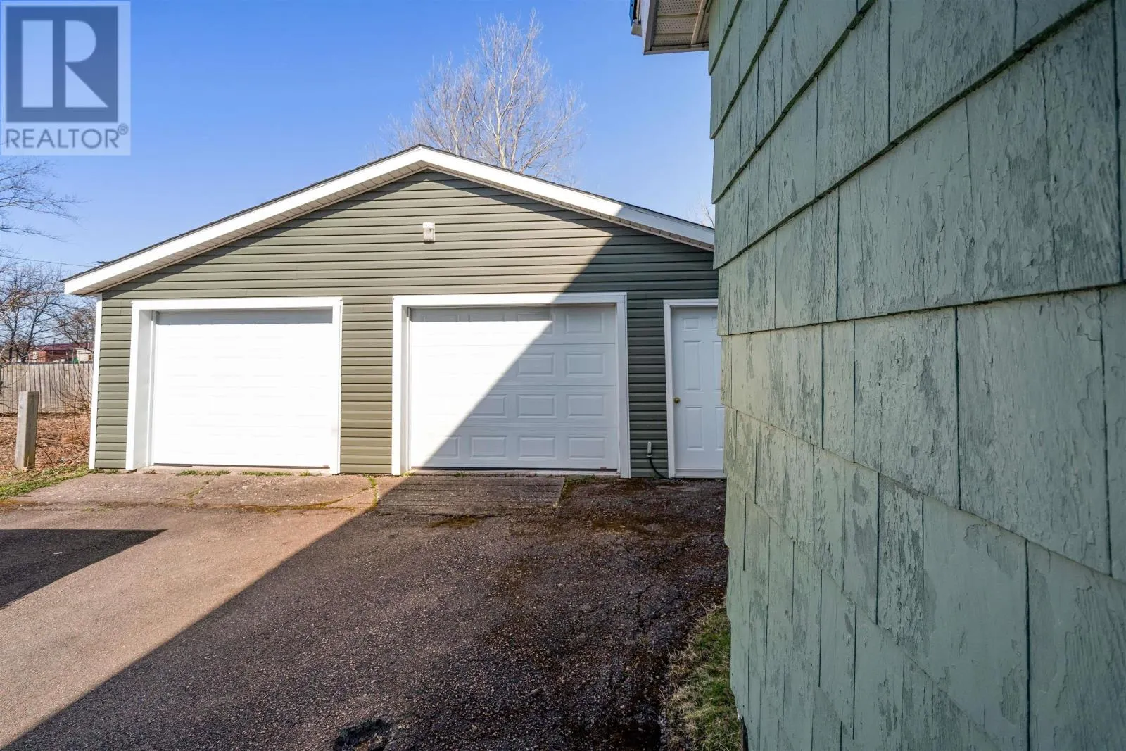 8 Robie Street