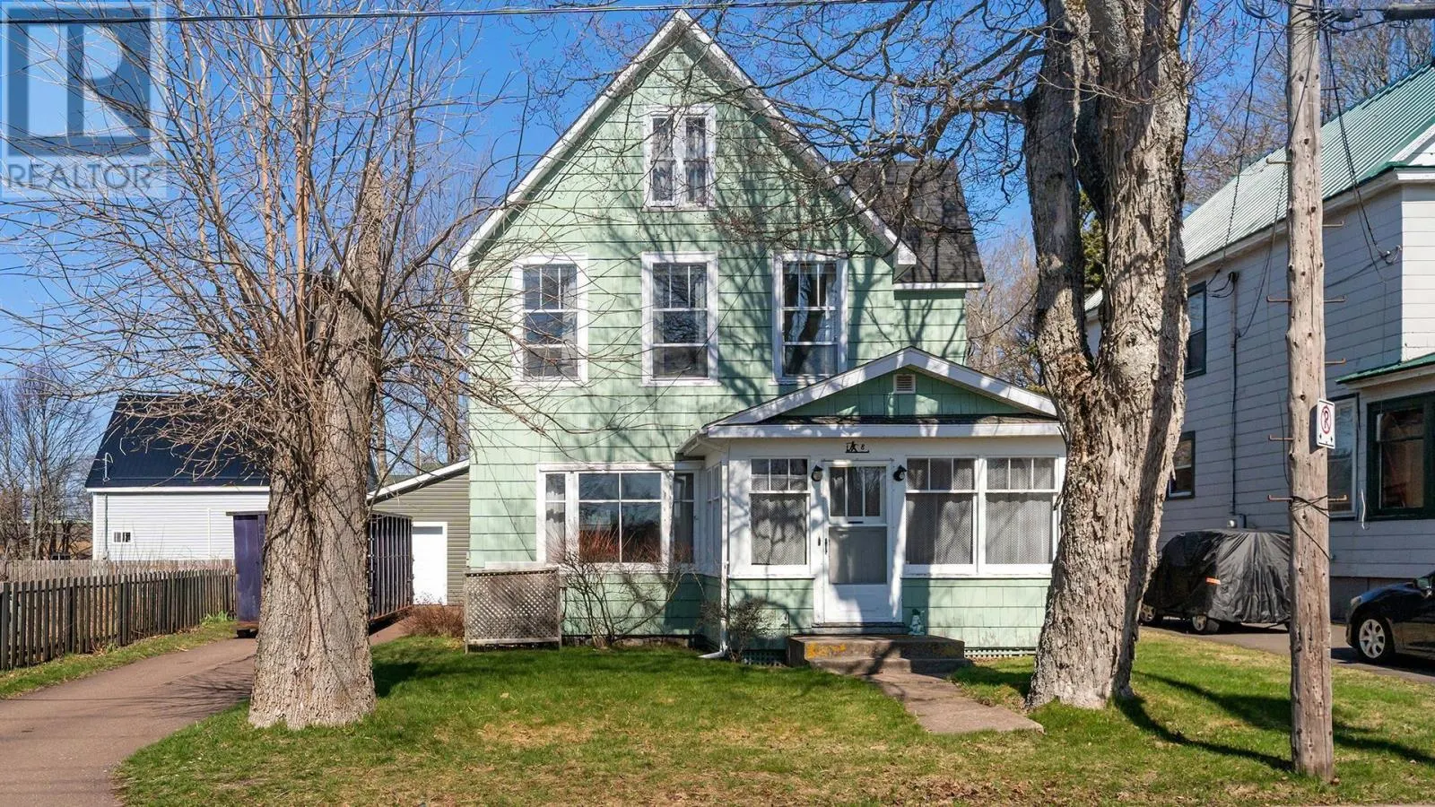8 Robie Street