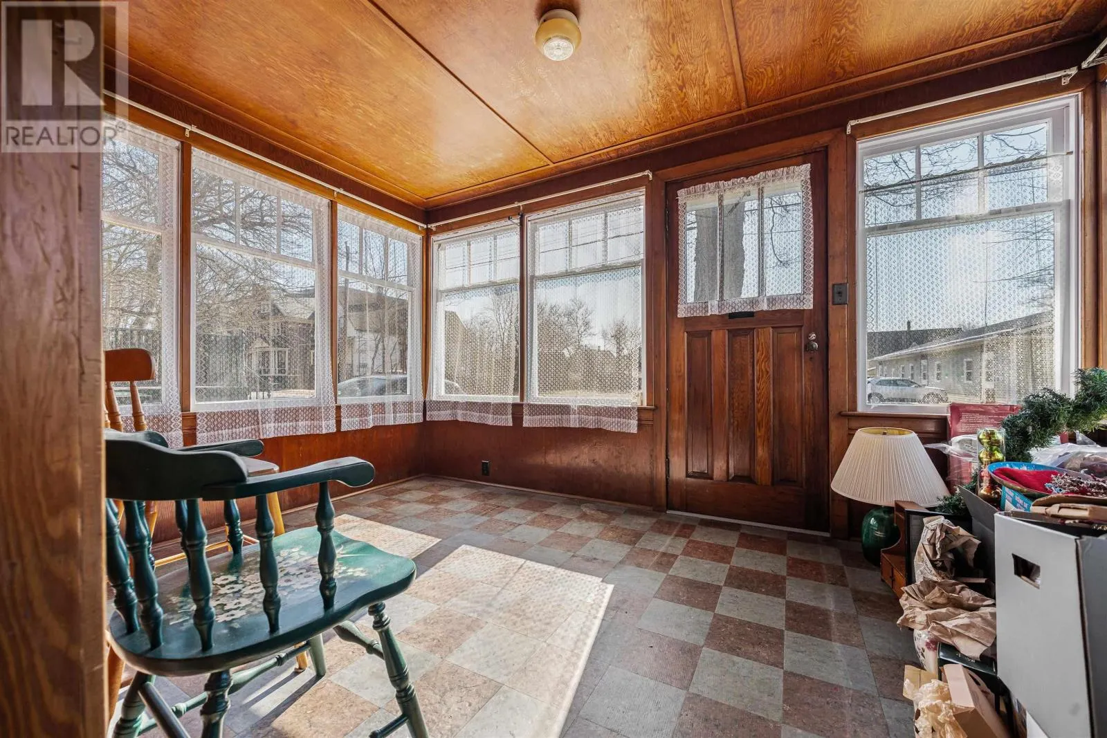 8 Robie Street