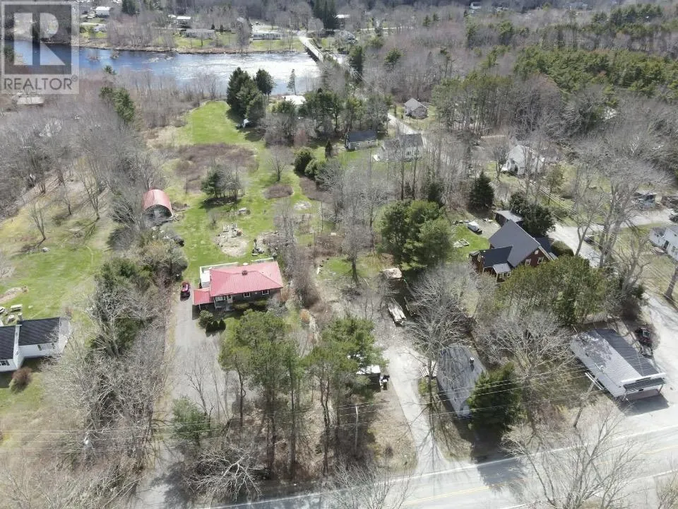 492 Highway 8
