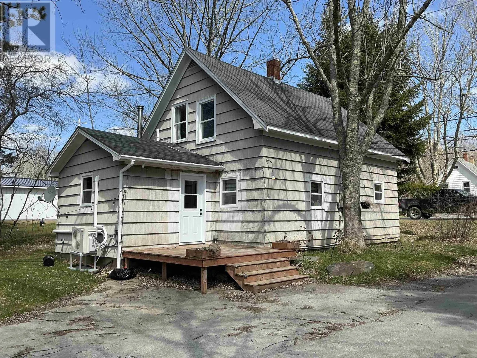 492 Highway 8