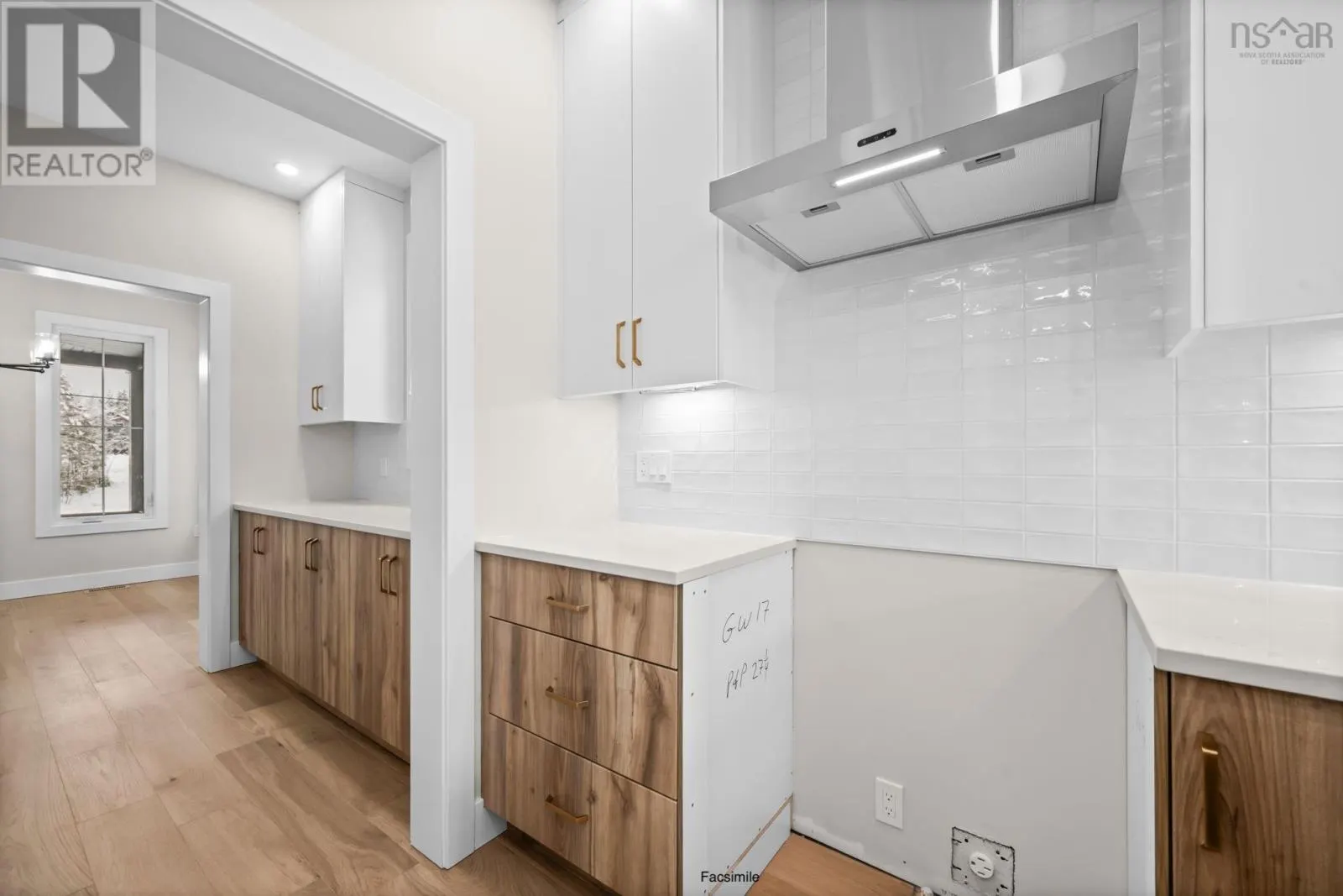 GW021 142 Gardenia Way